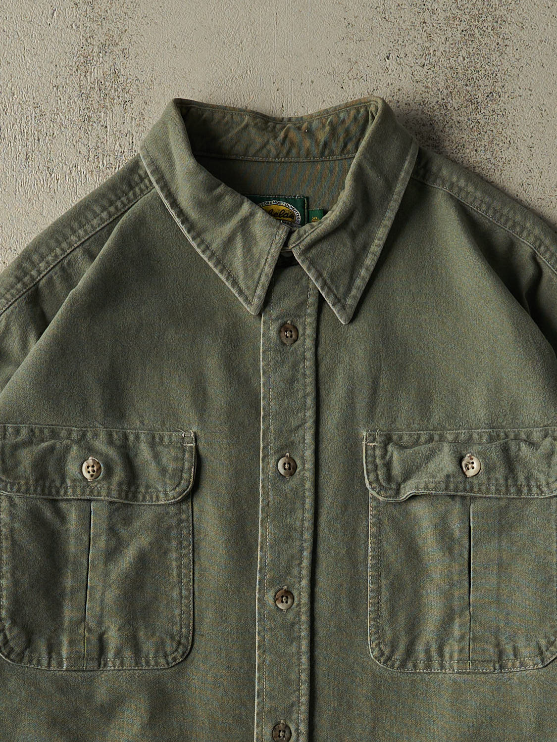 Vintage Y2K Green Cabela's Long Sleeve Heavyweight Button Up (XL/XXL)