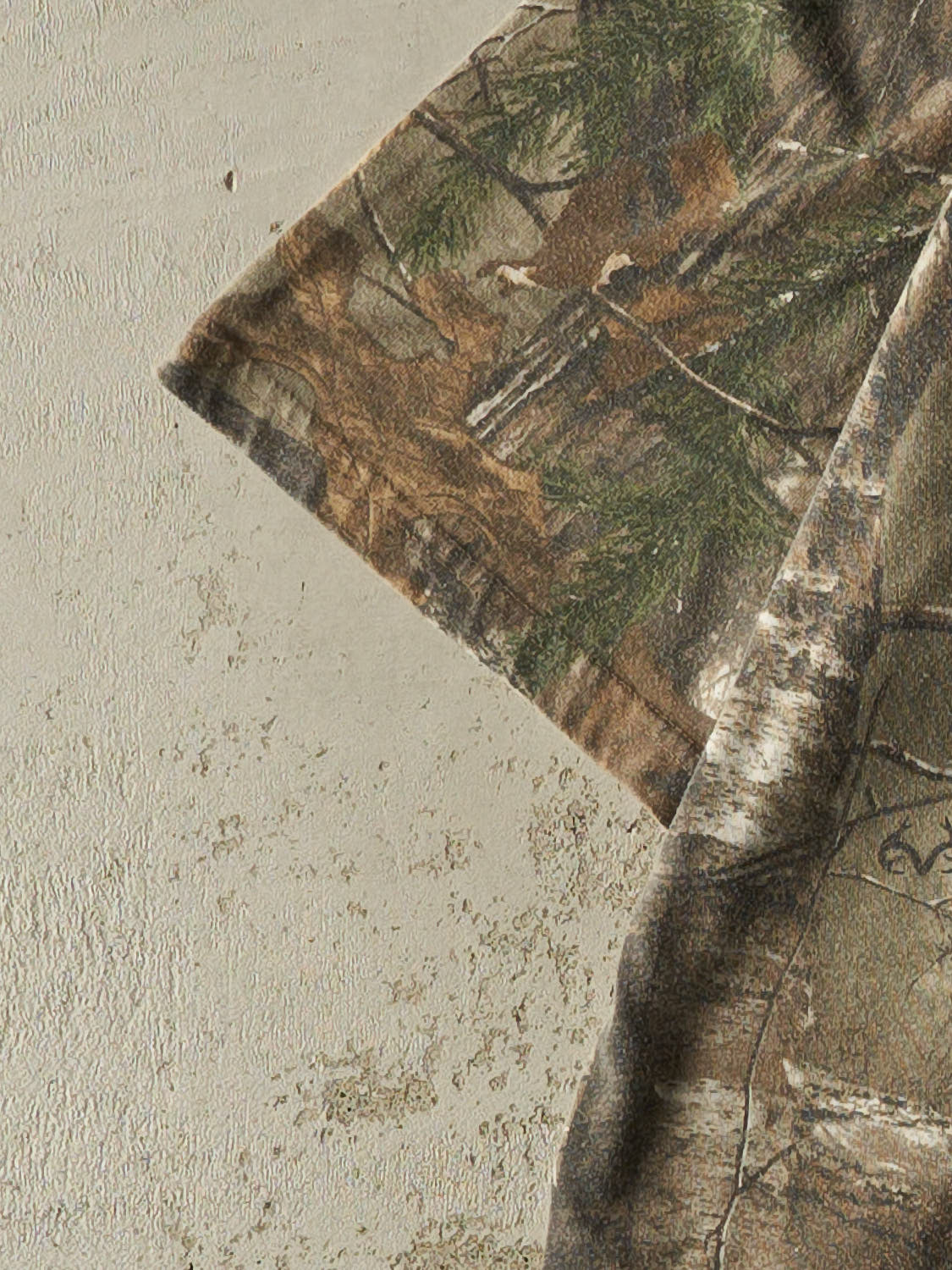 Vintage Y2K Camo Realtree Pocket Tee (M/L)
