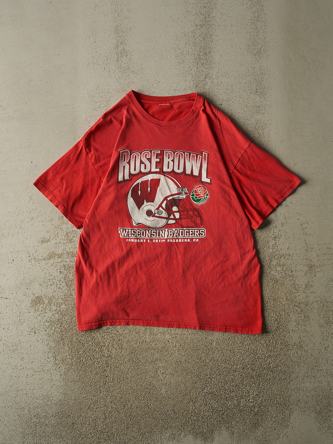 Vintage 11' Red University of Wisconsin Rose Bowl  Tee (L/XL)