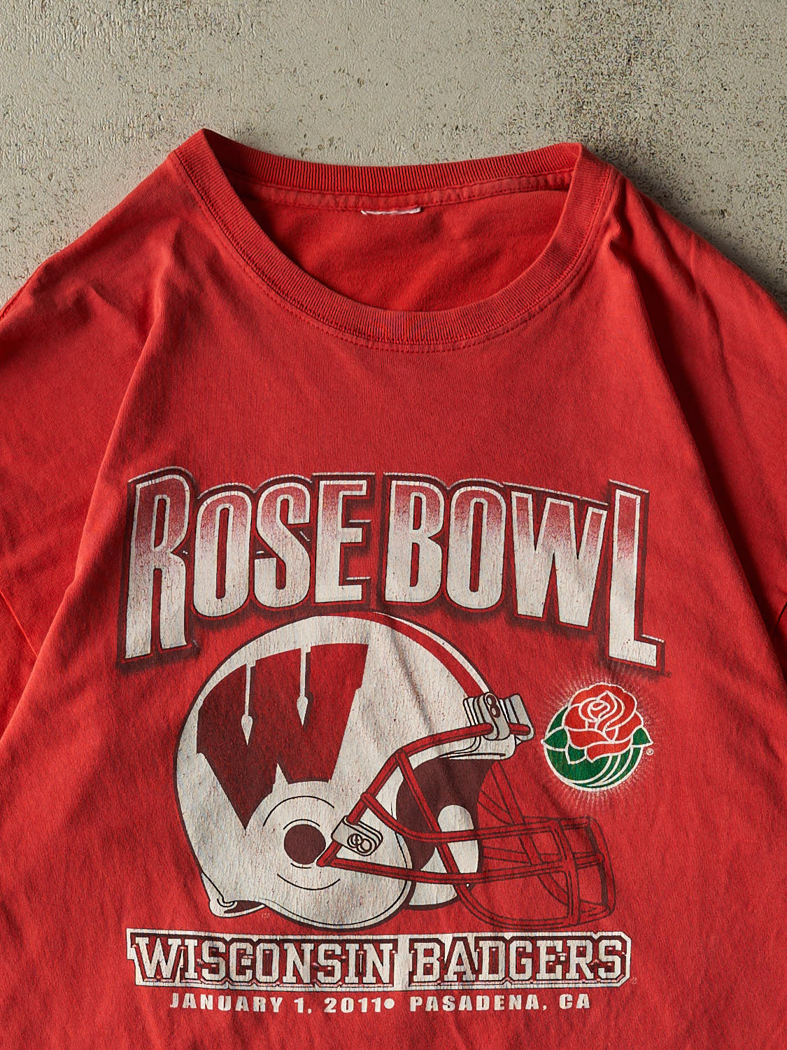 Vintage 11' Red University of Wisconsin Rose Bowl  Tee (L/XL)