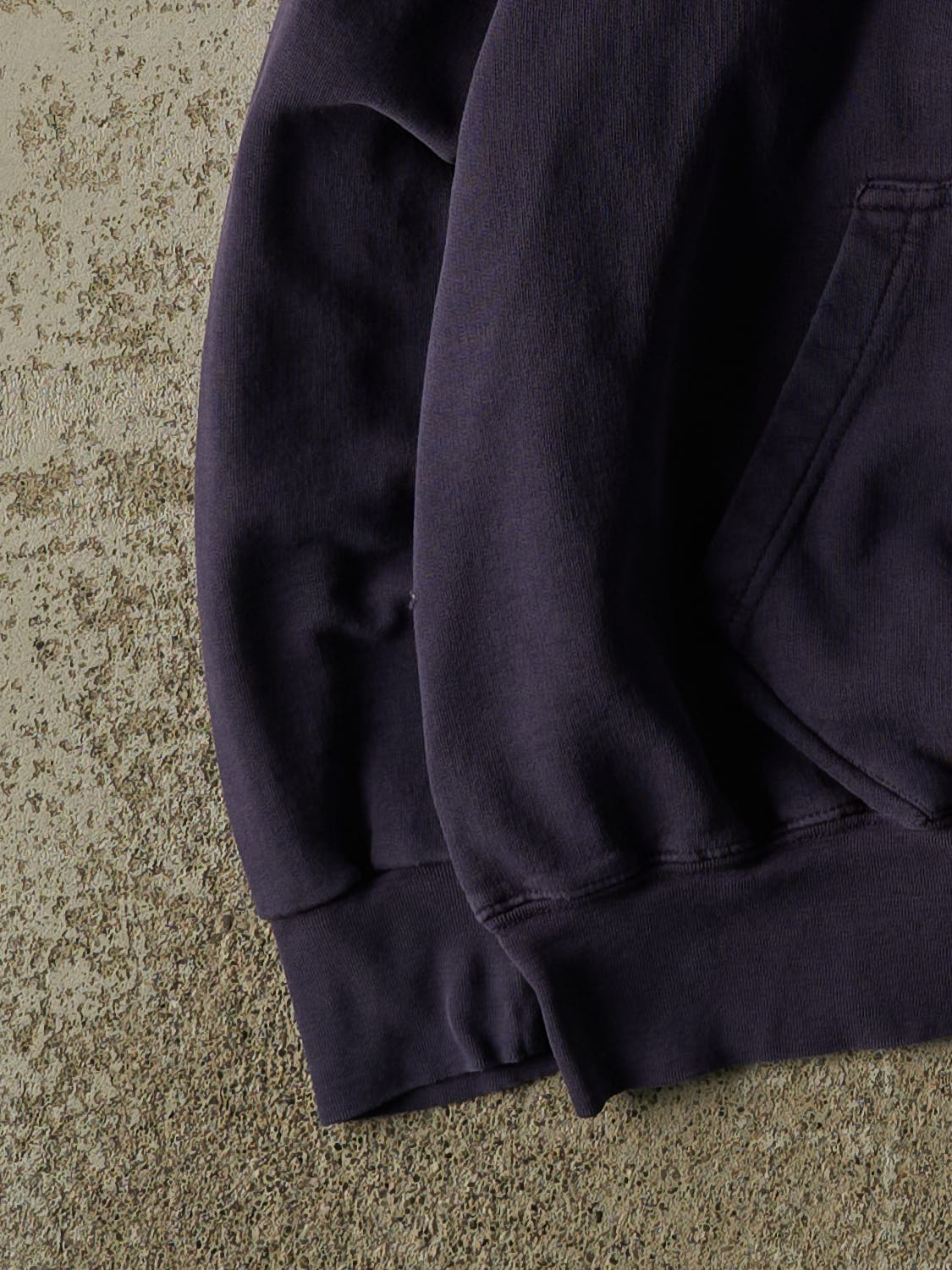 Vintage Y2K Sun Faded Navy University of Connecticut Hoodie (M)