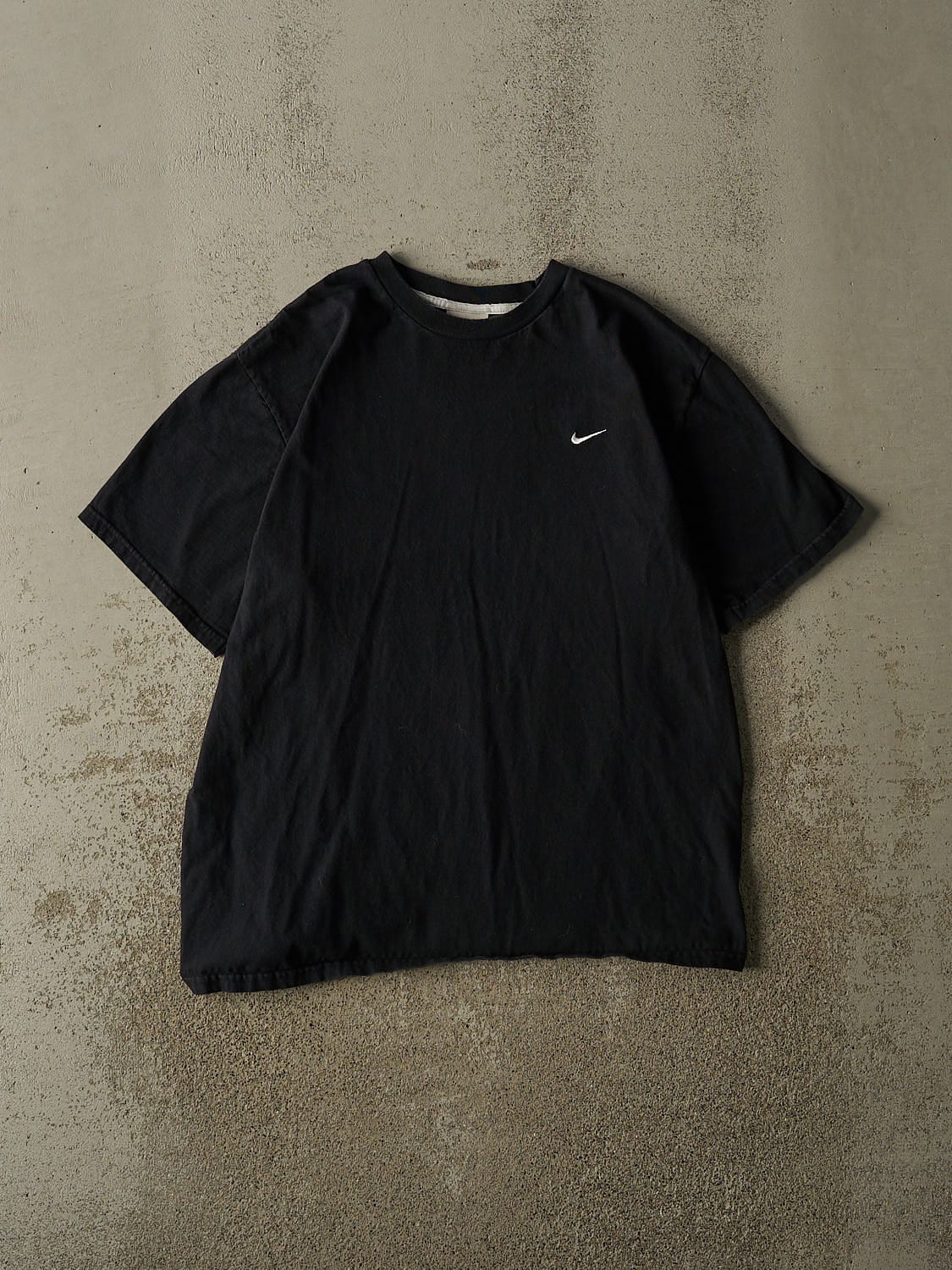 Vintage Y2K Black Nike Embroidered Swoosh Tee (L)