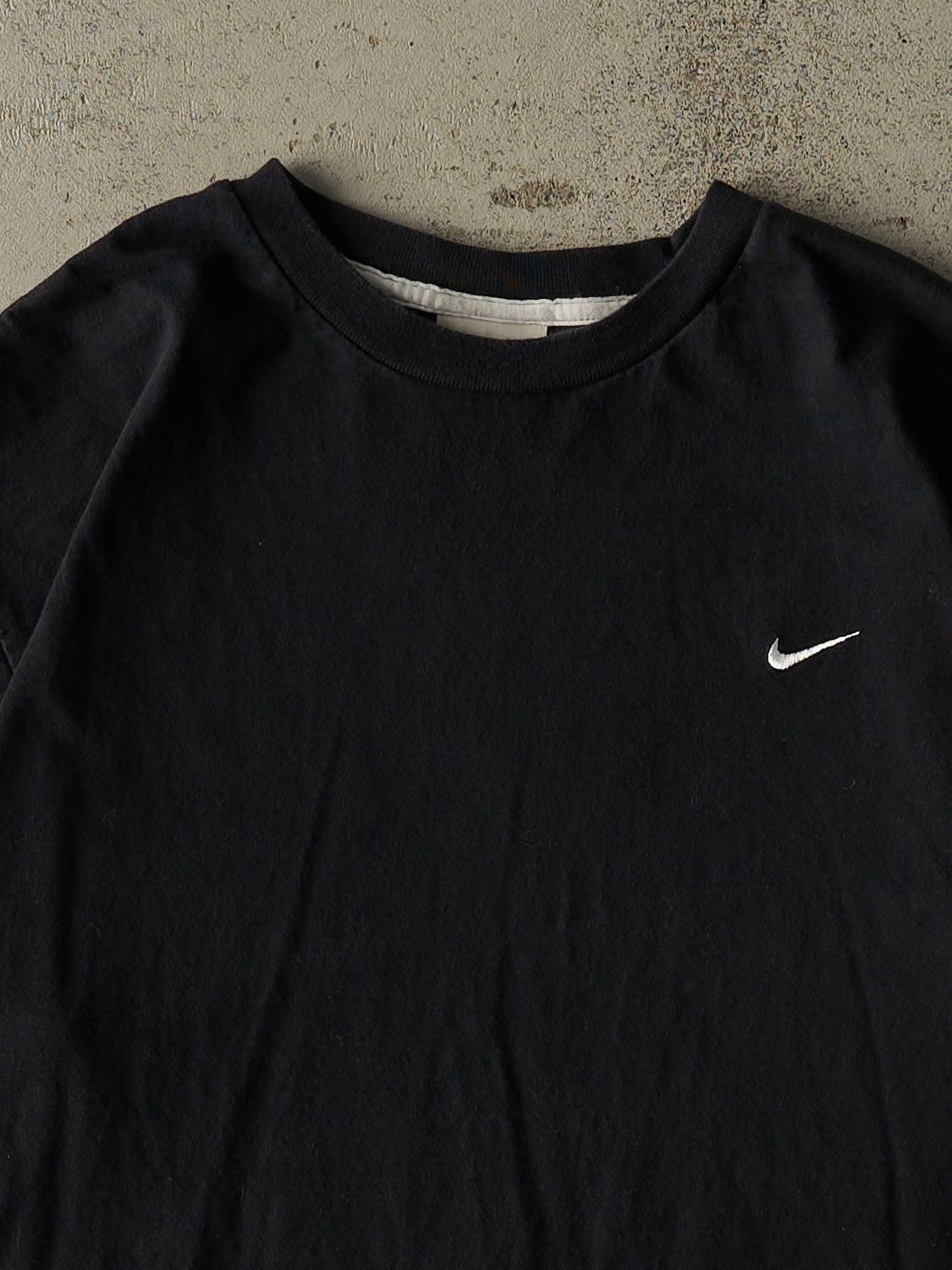 Vintage Y2K Black Nike Embroidered Swoosh Tee (L)