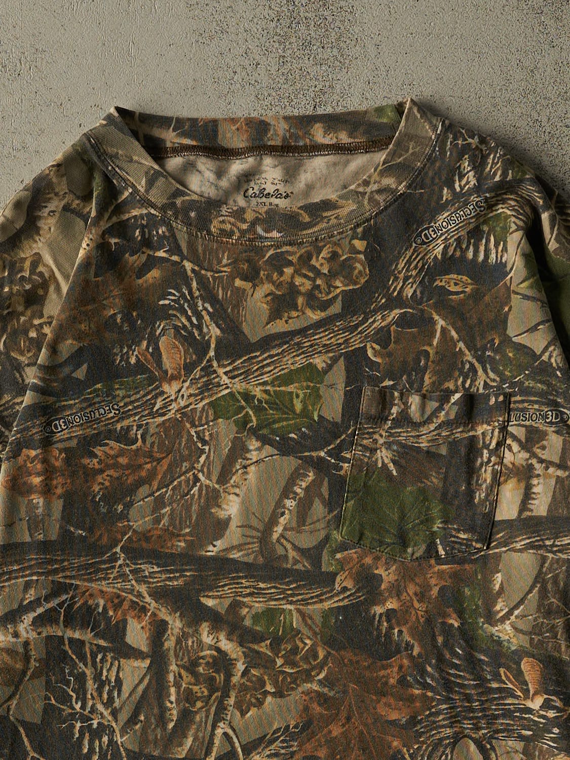 Vintage Y2K Camo Cabela's Pocket Long Sleeve (XL)