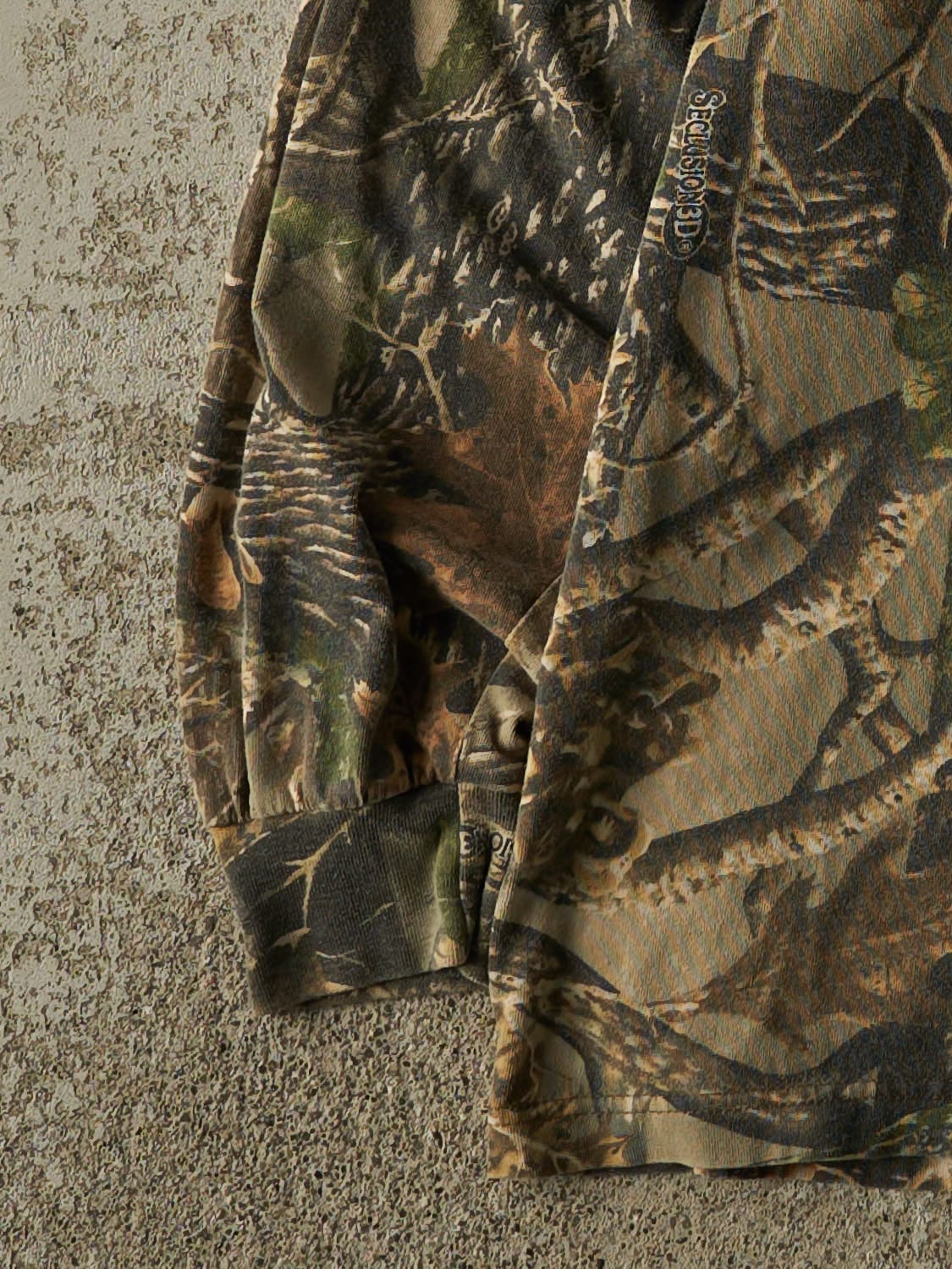 Vintage Y2K Camo Cabela's Pocket Long Sleeve (XL)
