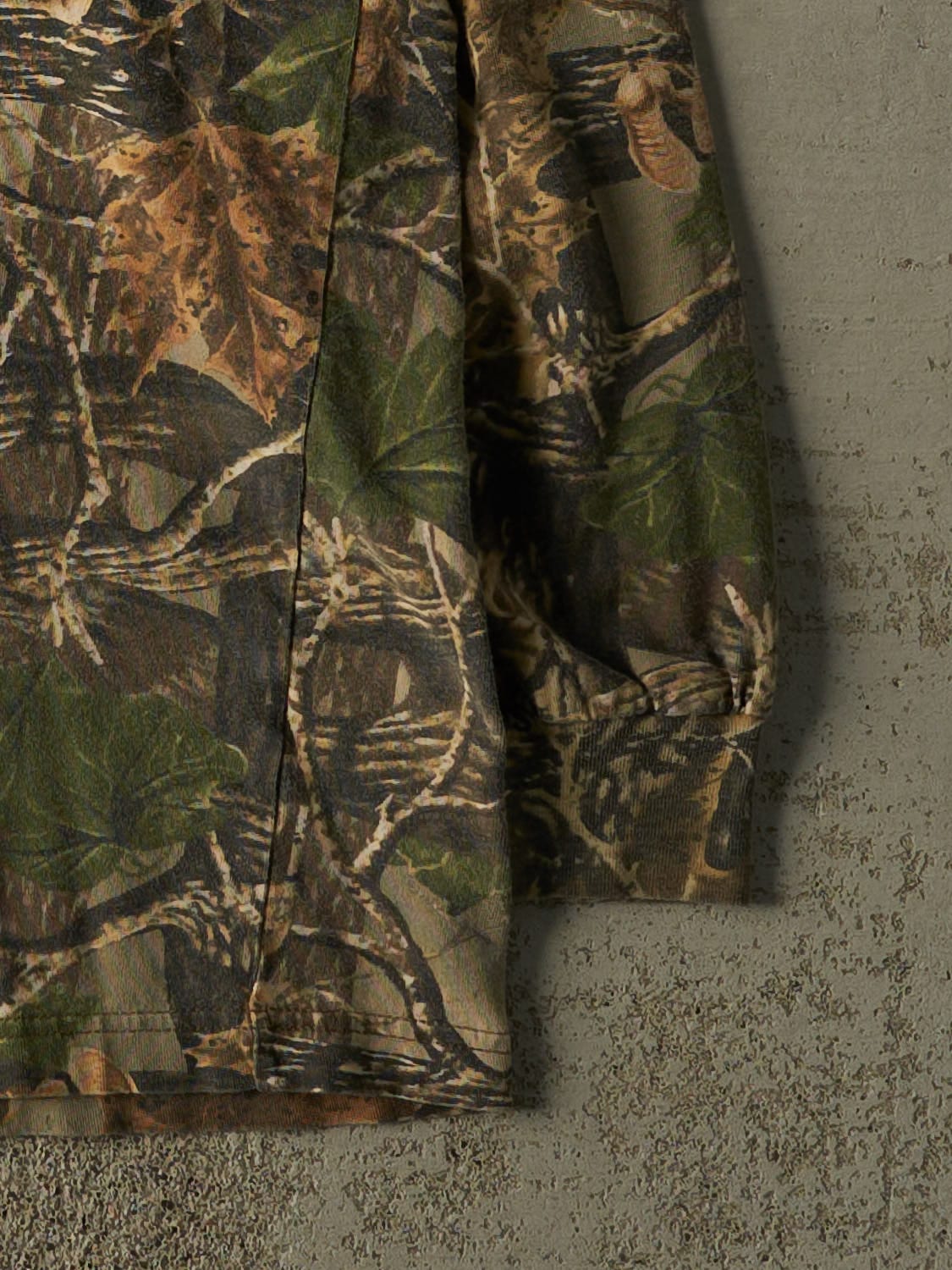 Vintage Y2K Camo Cabela's Pocket Long Sleeve (XL)