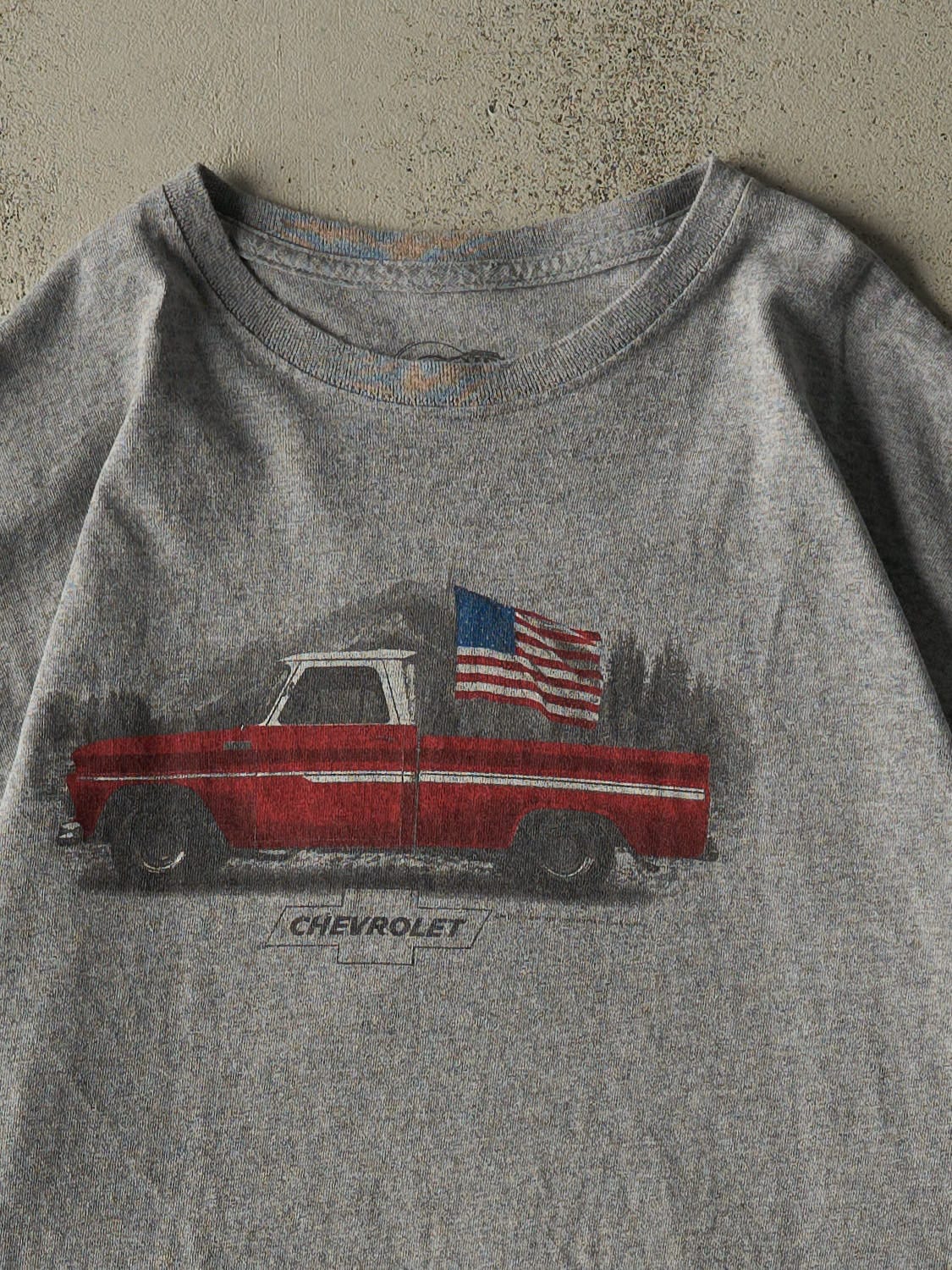 Vintage Y2K Grey Chevrolet Pick Up Truck Tee (L/XL)