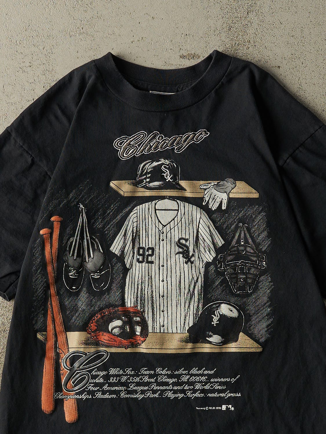 Vintage 91' Black Chicago White Sox Embroidered Tee (M/L)