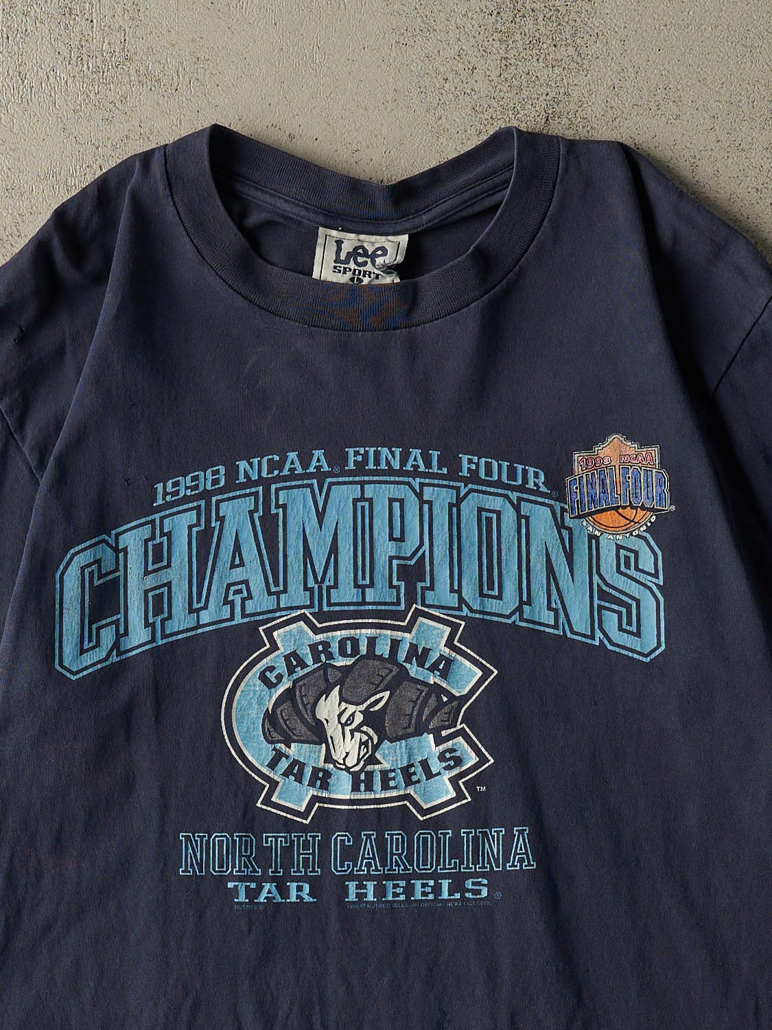 Vintage 98' Navy Blue University of North Carolina Tar Heels NCAA Champions Tee (L/XL)