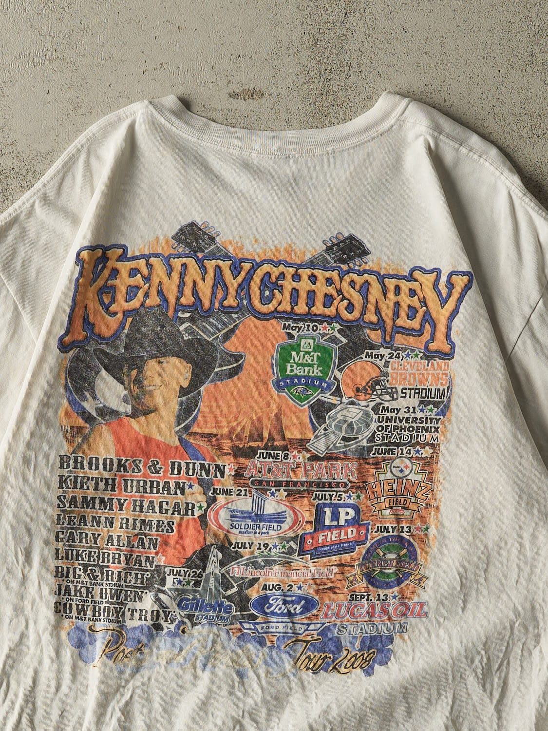 Vintage 08' White Kenny Chesney Poets And Pirates Tour Tee (L/XL)