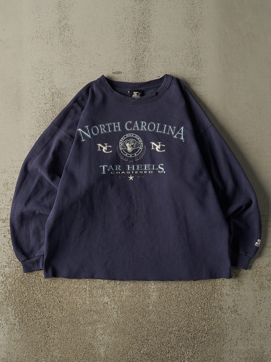 Vintage 90s Navy Blue Starter University of North Carolina Tar Heels Crewneck (M/L)