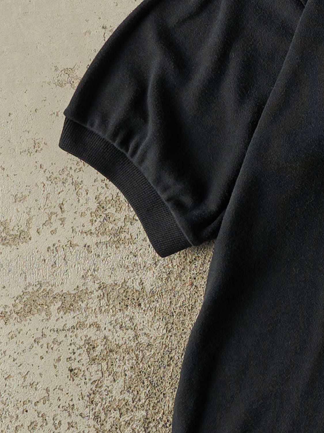 Vintage 90s Black Quarter Button Tee (L)