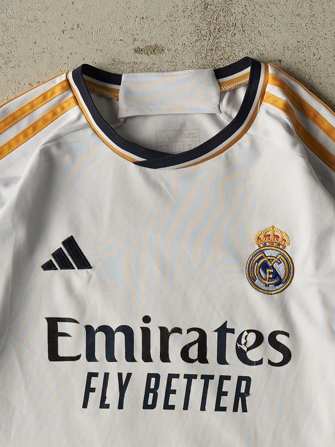 Vintage Y2K White Real Madrid #5 Bellingham Soccer Jersey (L/XL)