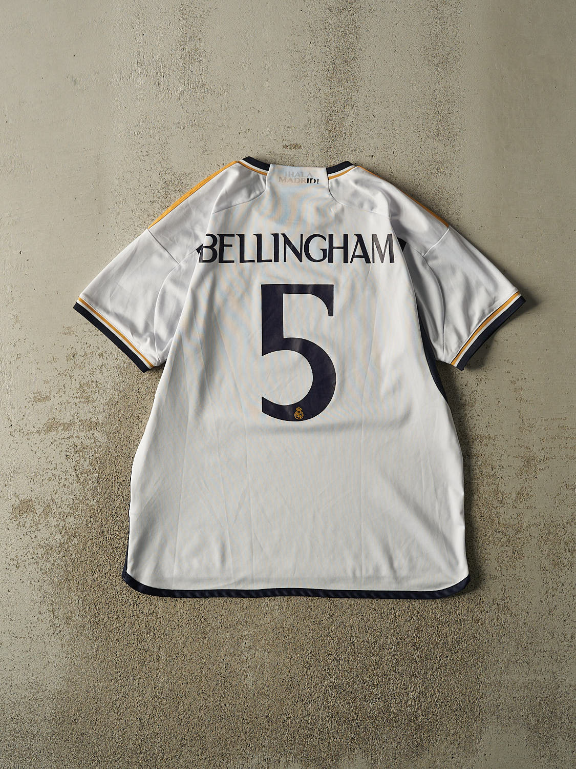 Vintage Y2K White Real Madrid #5 Bellingham Soccer Jersey (L/XL)