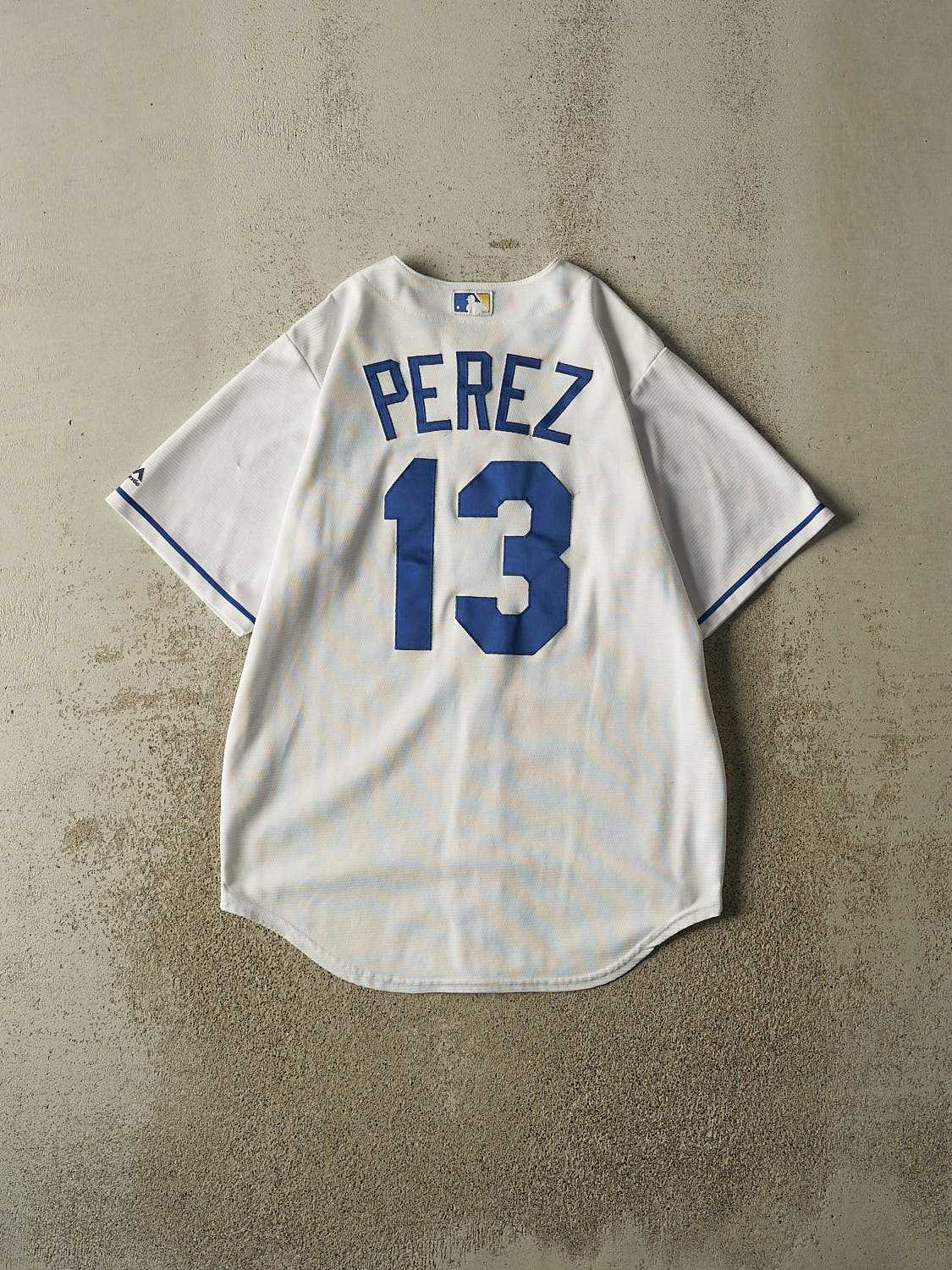 Vintage Y2K White Kansas City Royals #13 Perez Baseball Jersey (M/L)