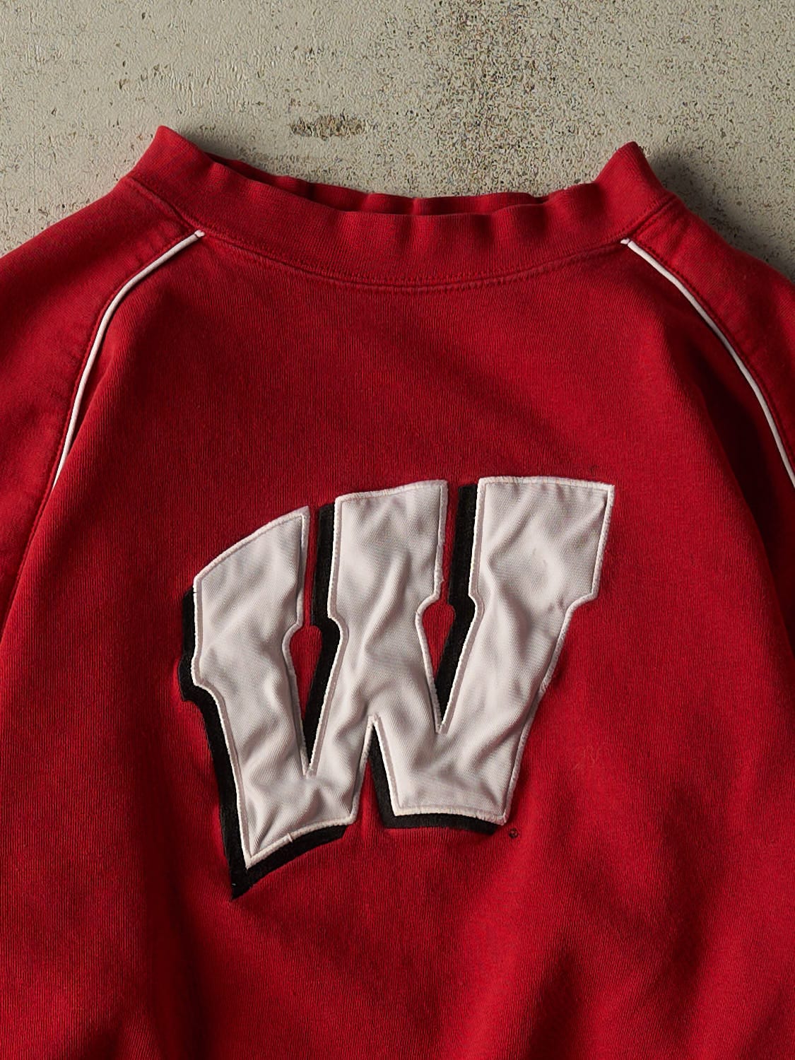 Vintage Y2K Red University of Wisconsin Embroidered Crewneck (M/L)