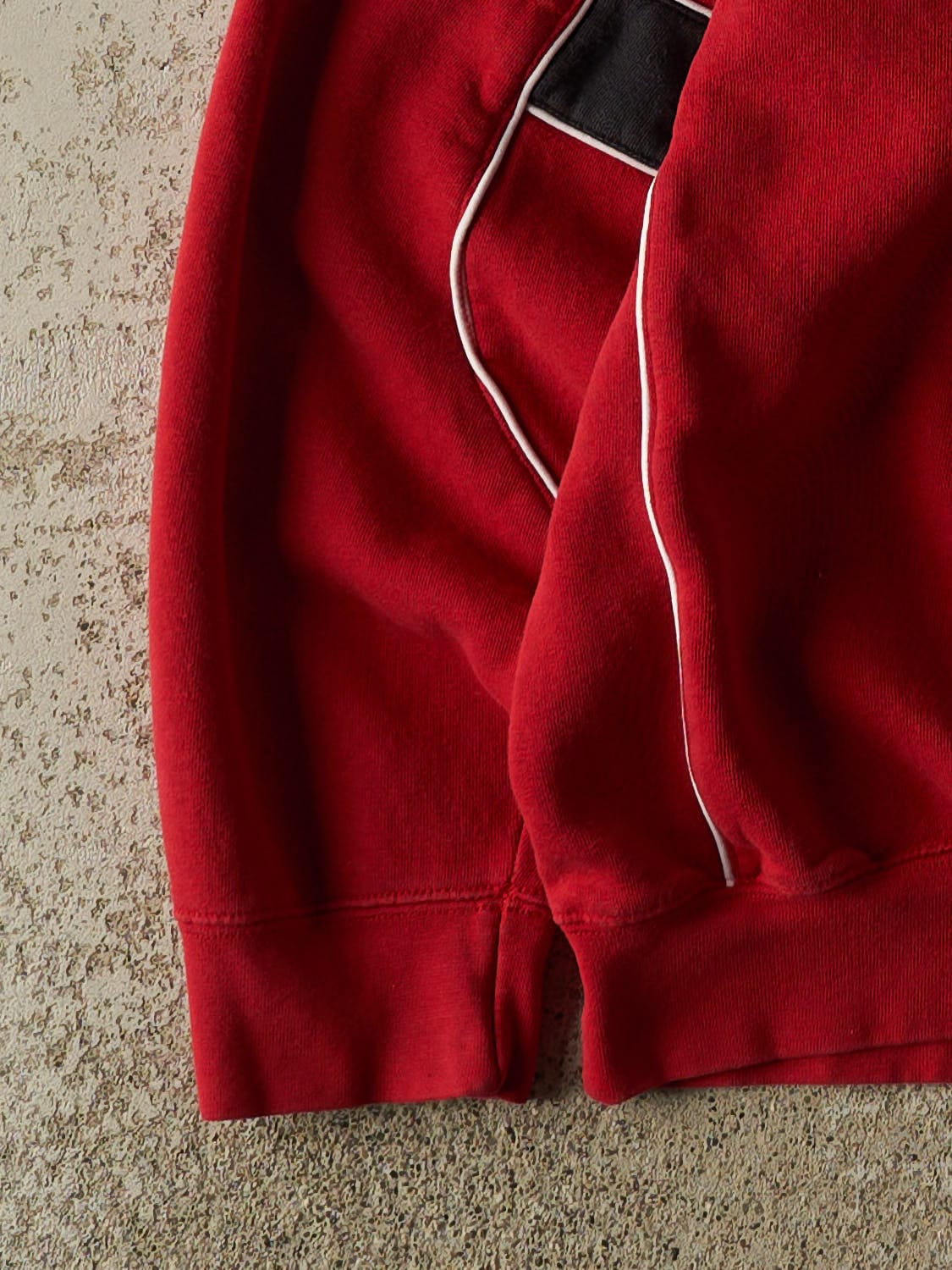 Vintage Y2K Red University of Wisconsin Embroidered Crewneck (M/L)
