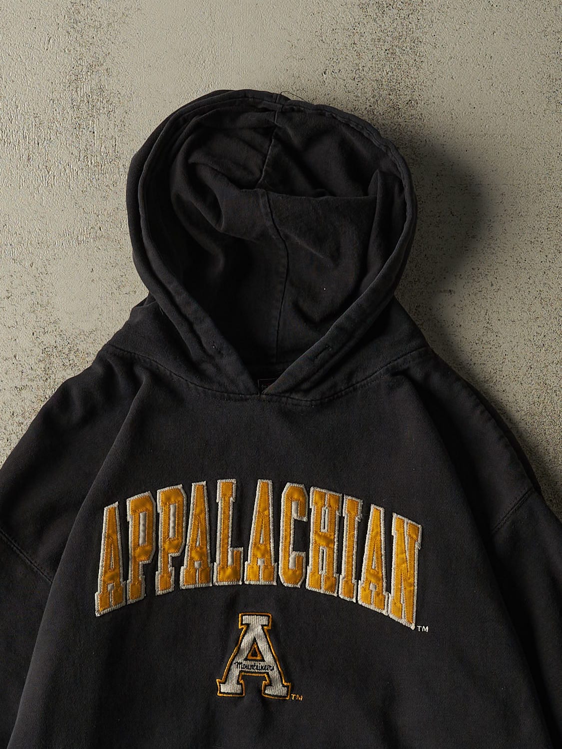 Vintage 90s Black Appalachian Embroidered Hoodie (L)