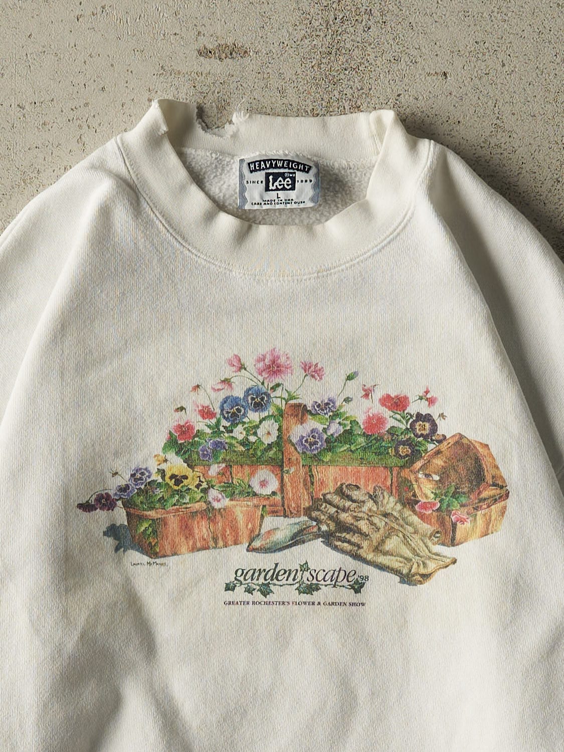Vintage 98' White Garden Scape Crewneck (M/L)