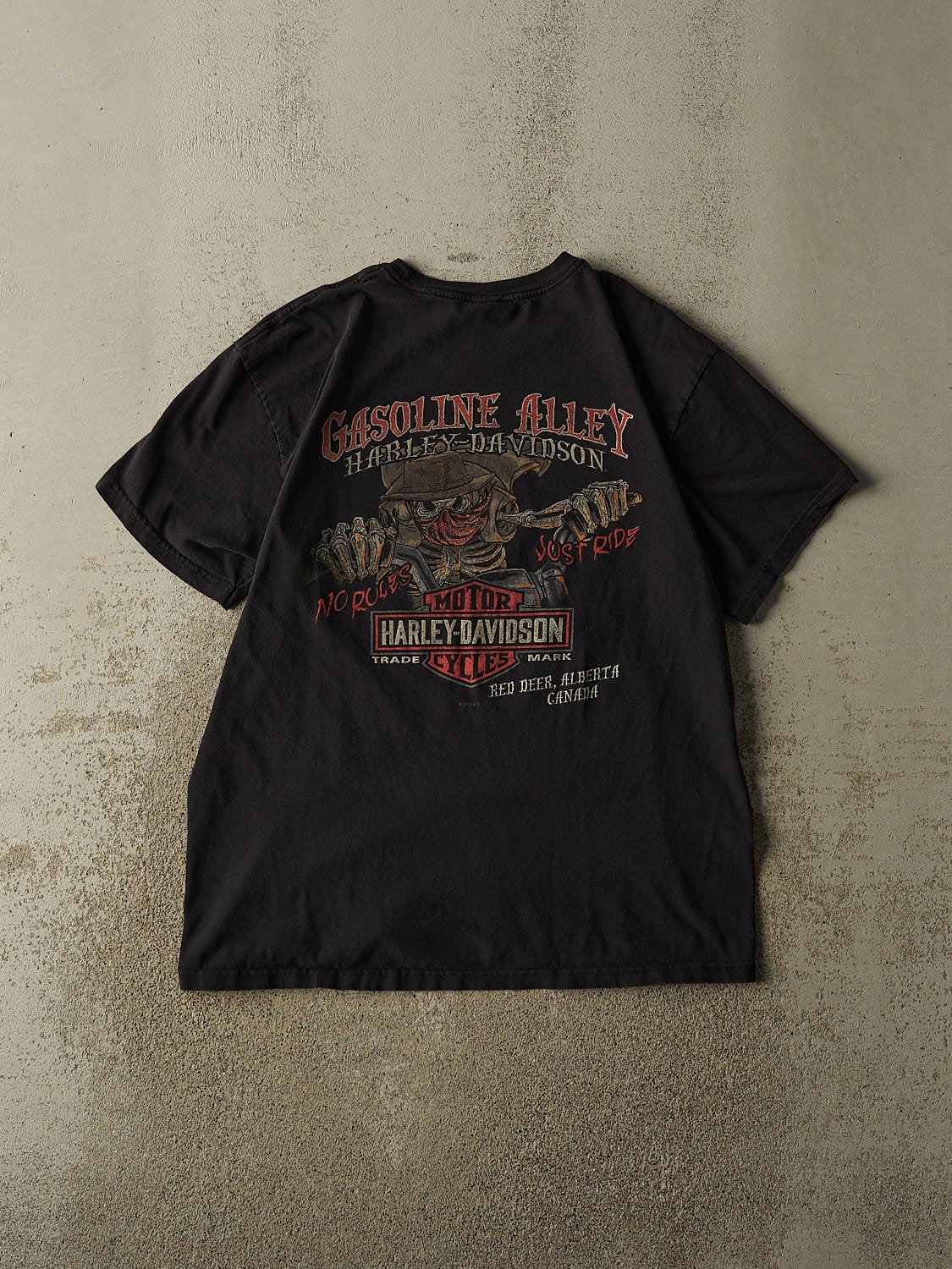 16' Faded Black Harley Davidson Red Deer Alberta Tee (L)