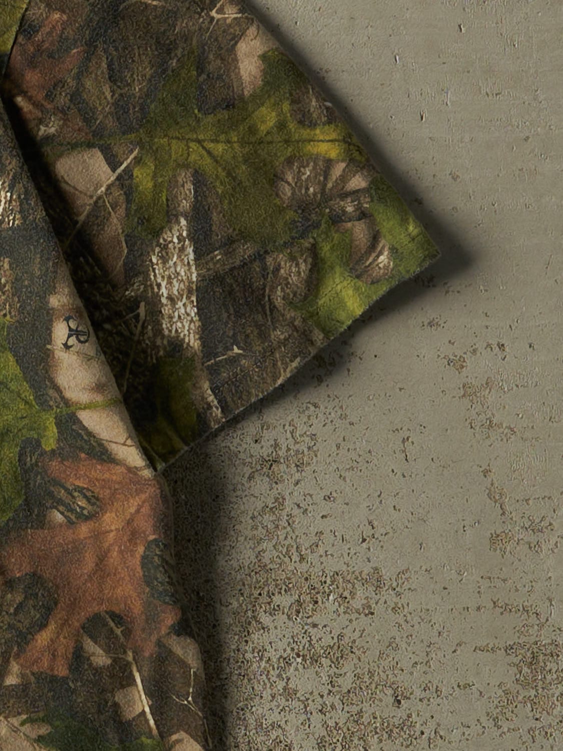 Vintage Y2K Camo Tee (L)