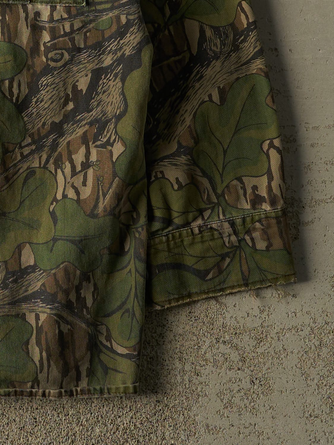 Vintage 90s Camo Mossy Oak Button Up Long Sleeve (L/XL)