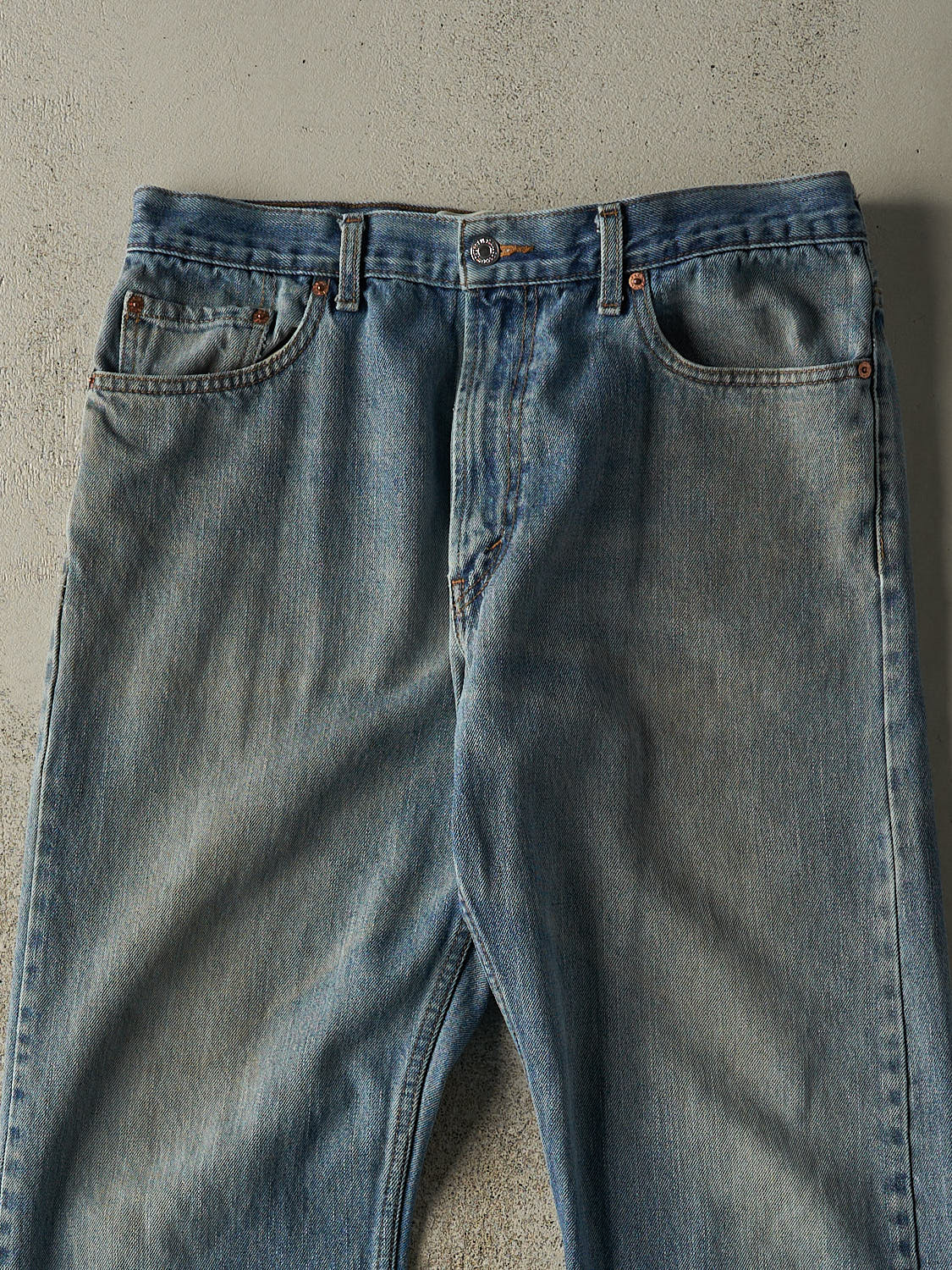 Vintage 90s Mid Wash Levi's Jeans (34x30.5)