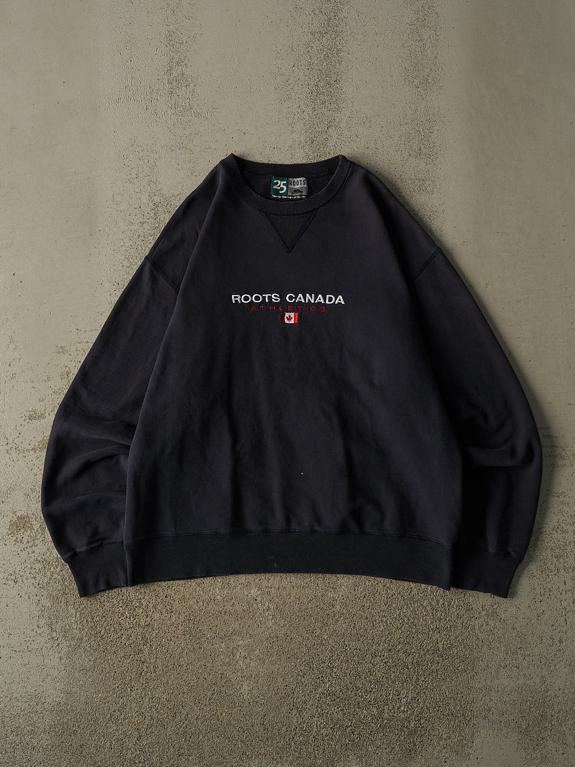 Vintage Y2K Navy Blue Roots Athletics Embroidered Crewneck (XL/XXL)
