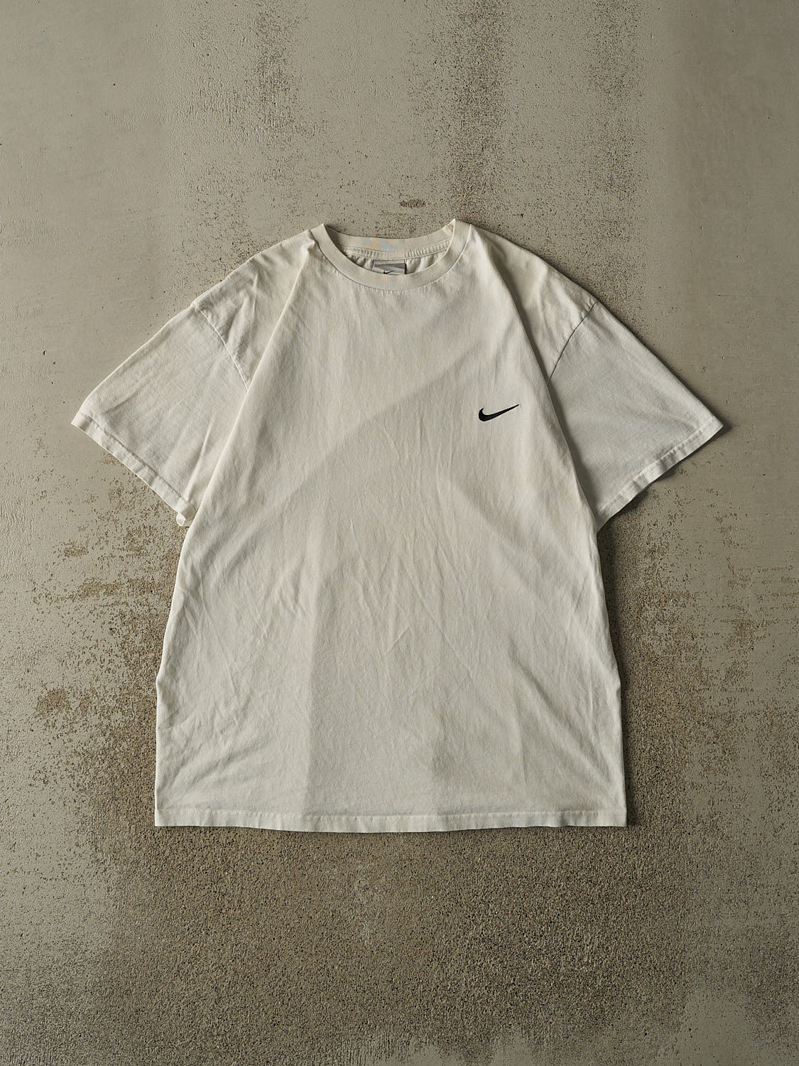 Vintage Y2K White Nike Embroidered Tee (L/XL)