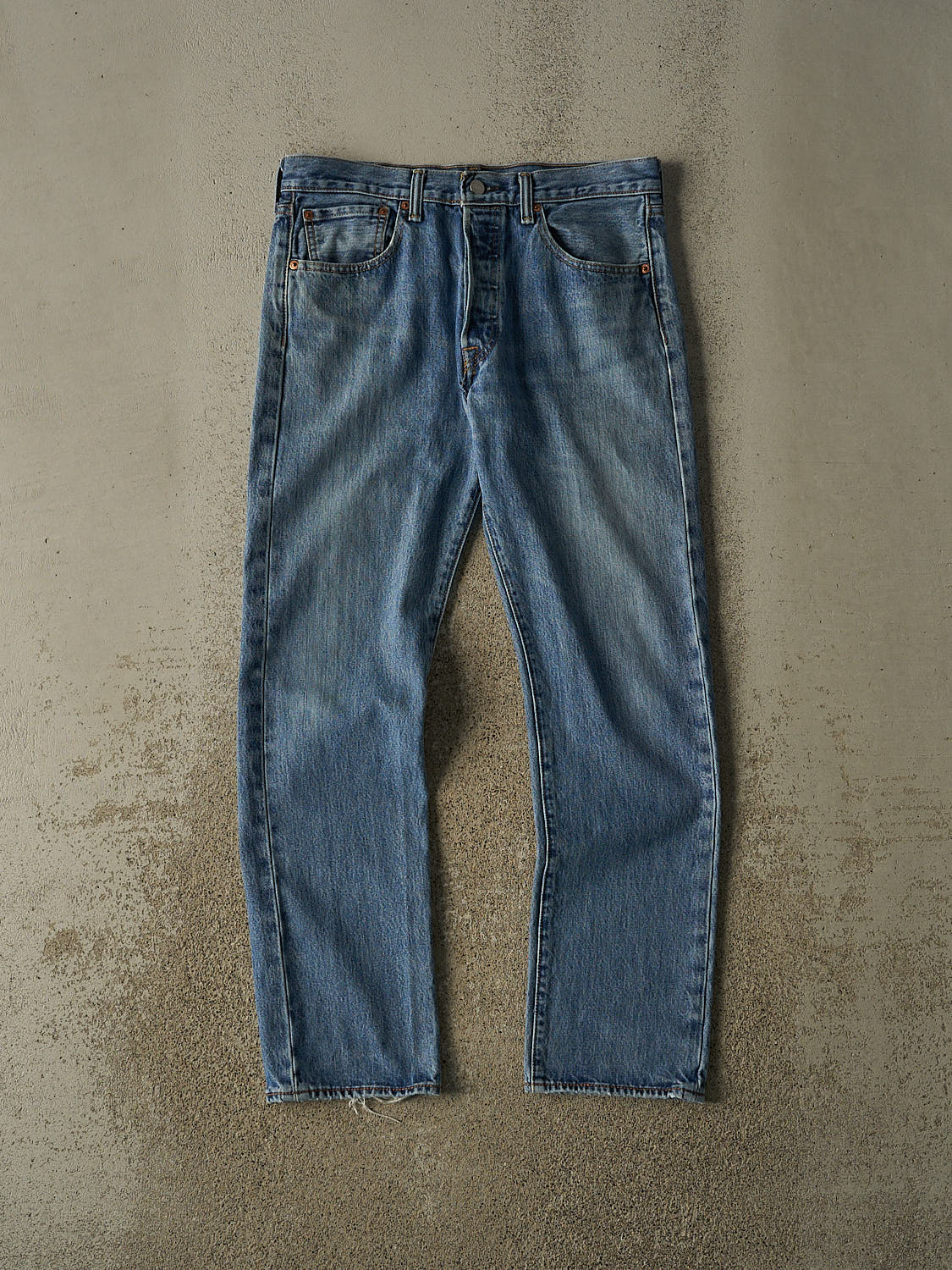 Vintage Y2K Mid Wash Levi's 501 Jeans (31x30)