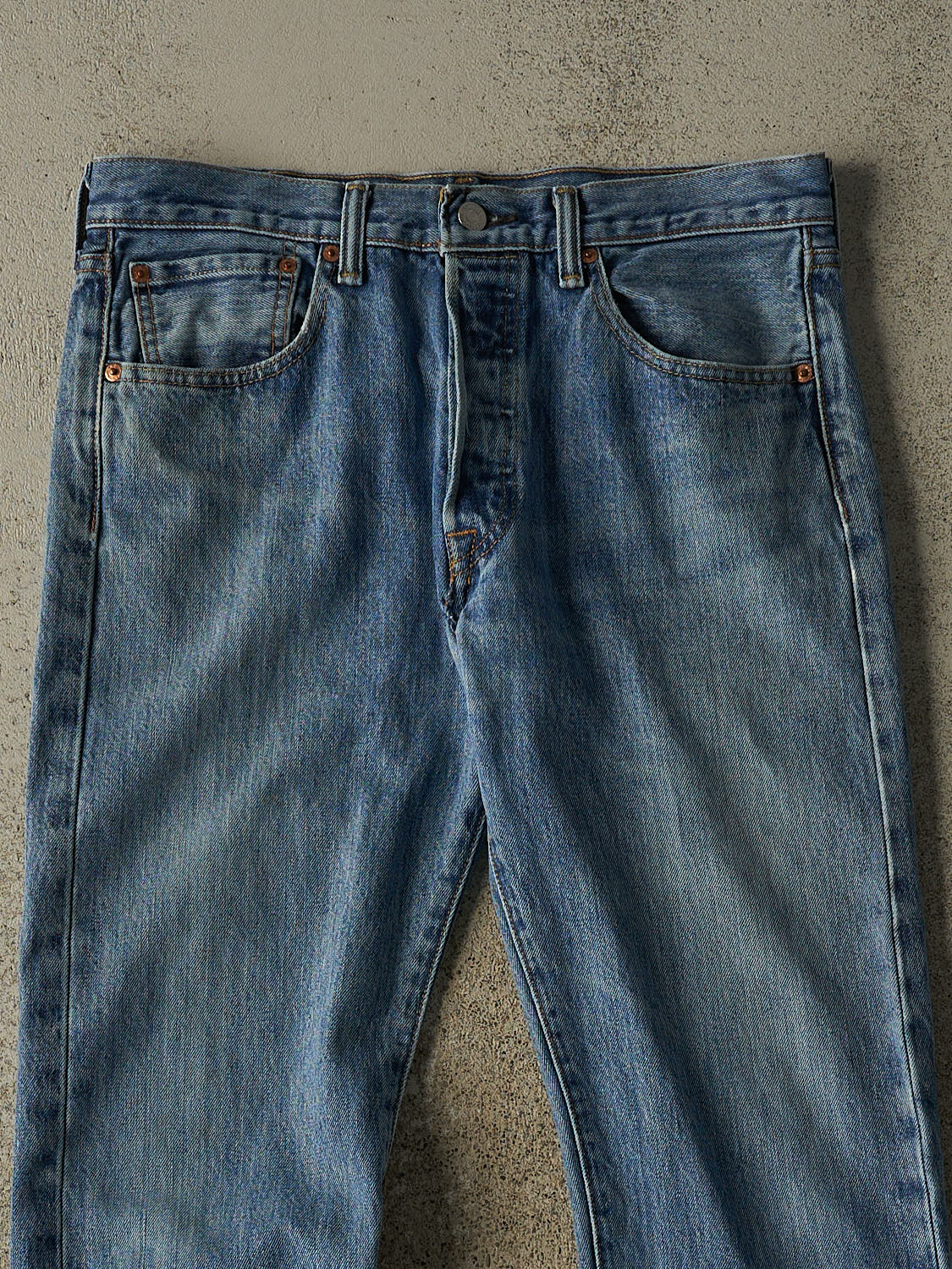 Vintage Y2K Mid Wash Levi's 501 Jeans (31x30)