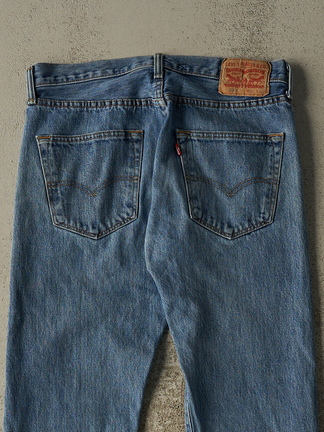 Vintage Y2K Mid Wash Levi's 501 Jeans (31x30)