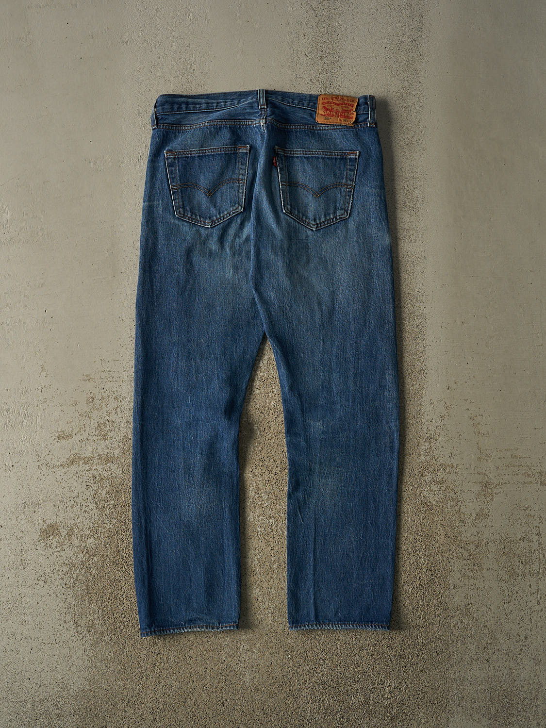 Vintage Y2K Mid Wash Levi's 501 Jeans (34x31)