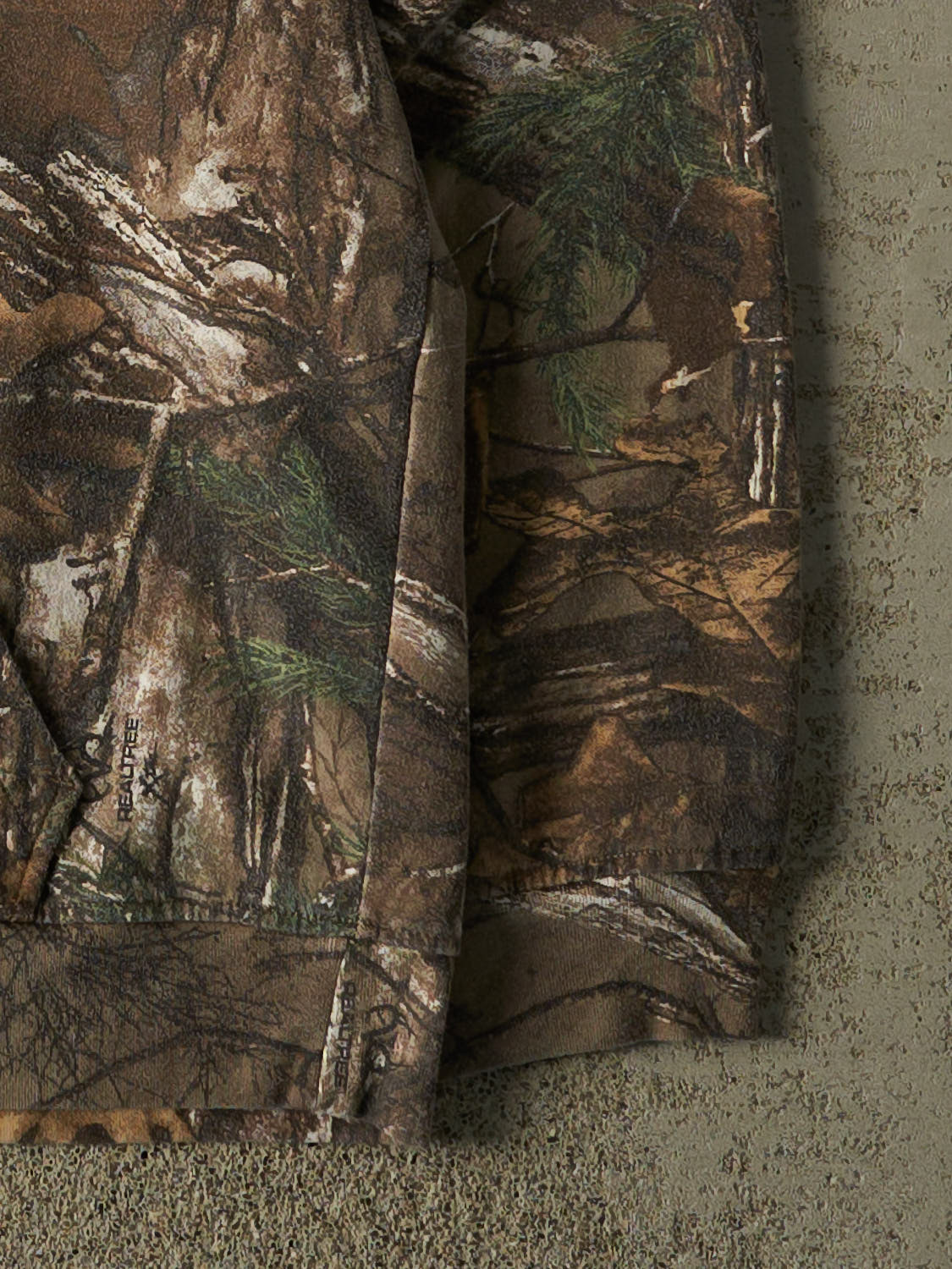 Vintage Y2K Camo Realtree Logo Hoodie (M/L)