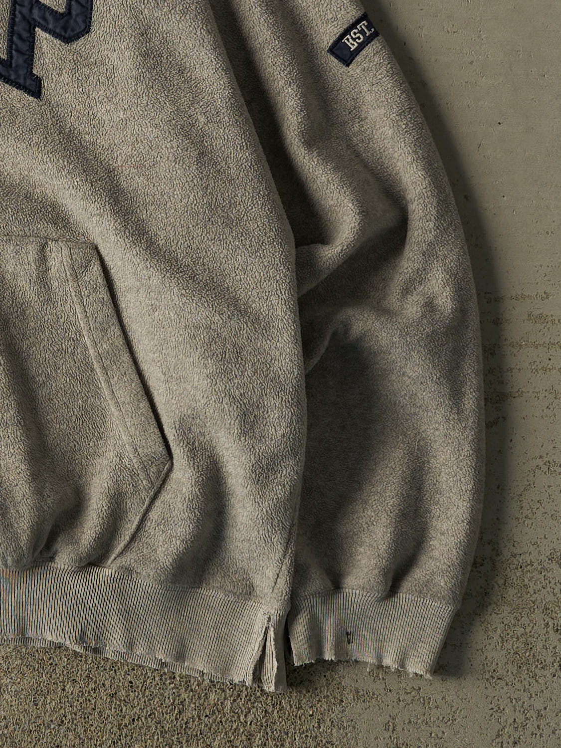 Vintage 90s Grey Gap Embroidered Fleece Hoodie (M/L)