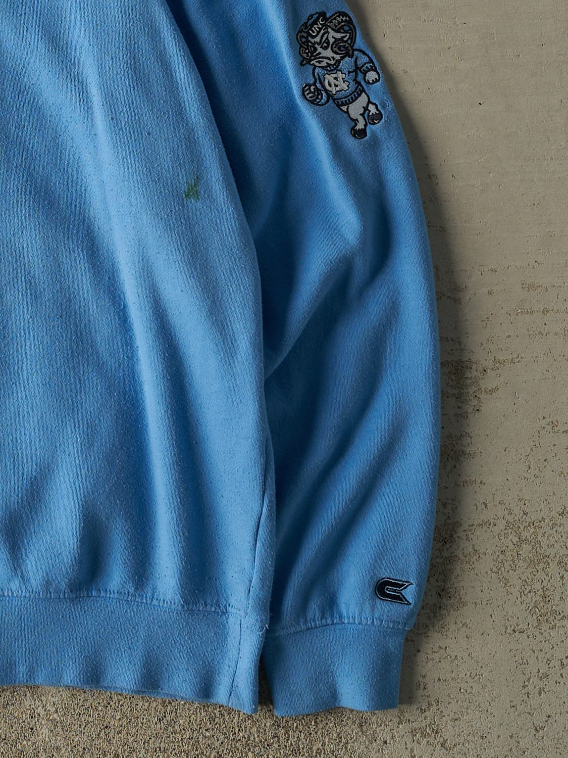 Vintage Y2K Baby Blue University of North Carolina Tar Heels Crewneck (L/XL)