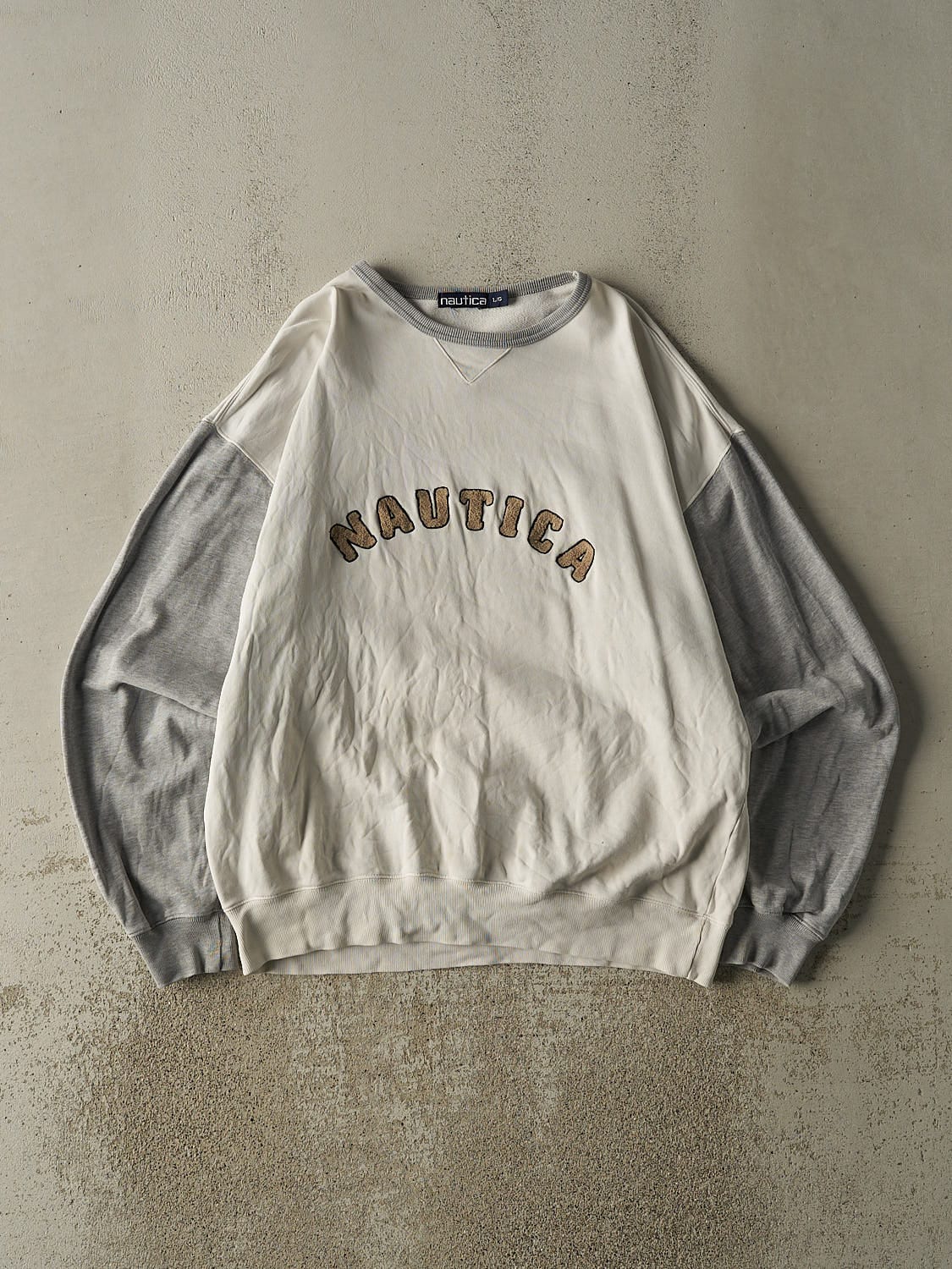 Vintage Y2K White & Grey Nautica Embroidered Crewneck (L/XL)