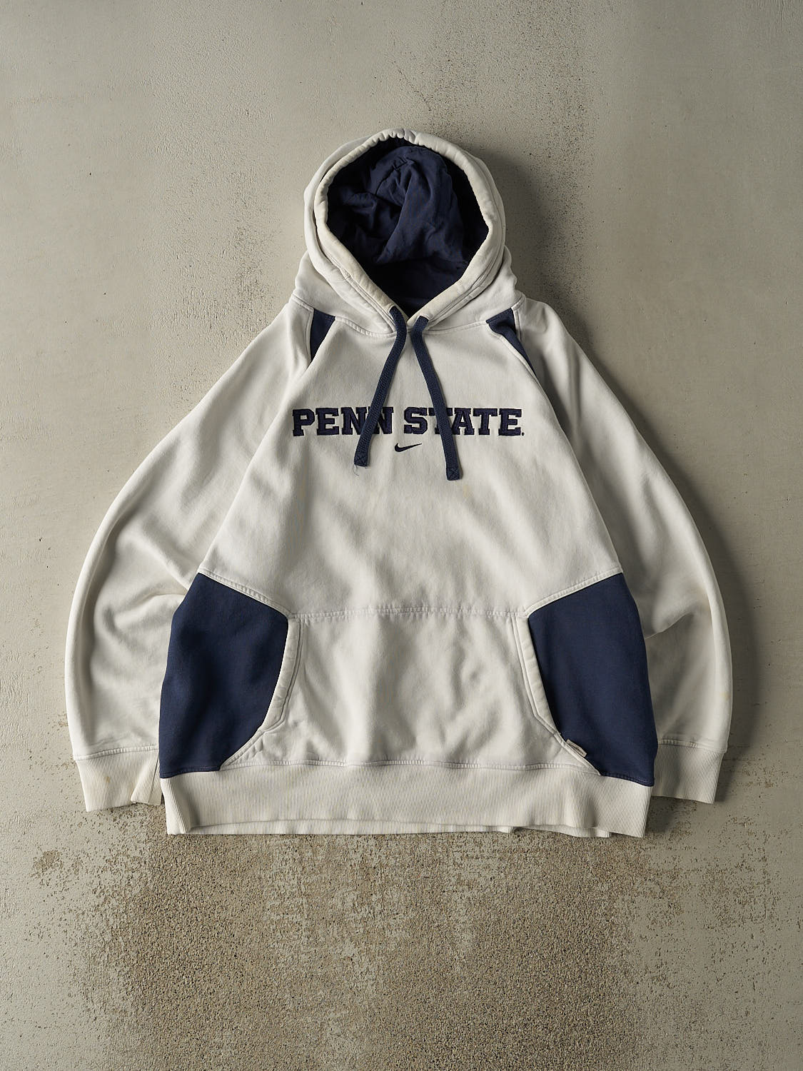 Vintage Y2K White & Navy Penn State University Nike Embroidered Hoodie (XXL)