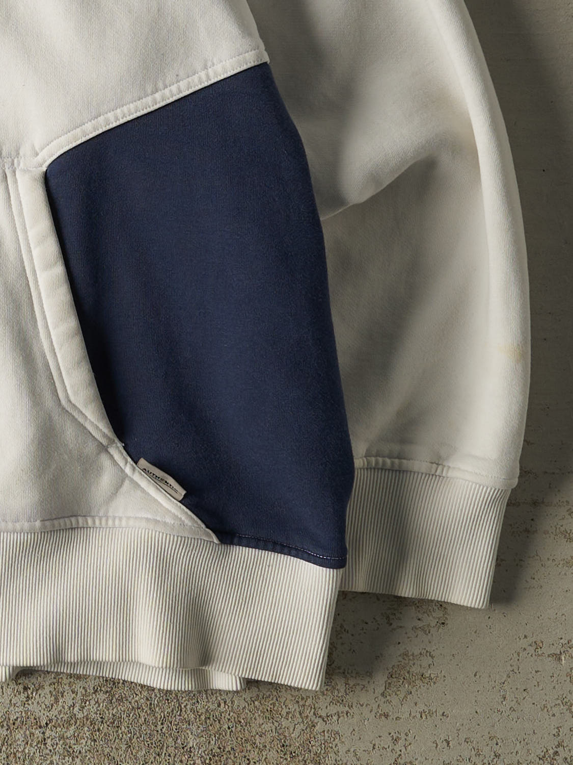 Vintage Y2K White & Navy Penn State University Nike Embroidered Hoodie (XXL)