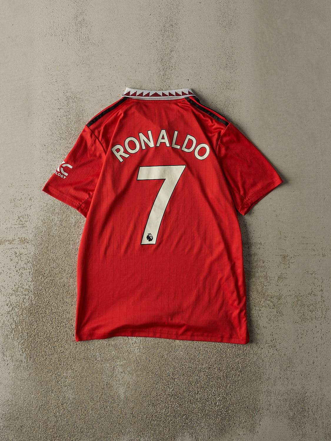 Vintage Y2K Red Manchester United Cristiano Ronoldo Jersey (M)