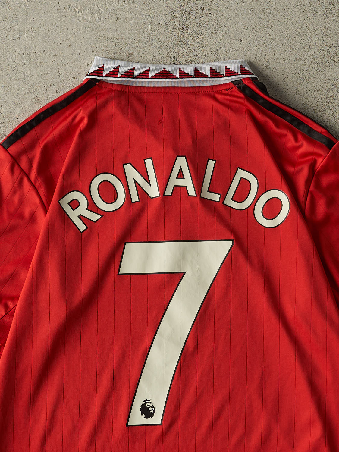 Vintage Y2K Red Manchester United Cristiano Ronoldo Jersey (M)