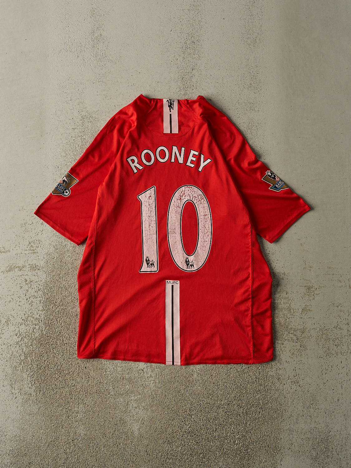 Vintage Y2K Red Manchester United Wayne Rooney Jersey (M/L)