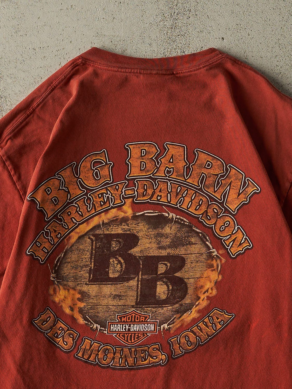 Vintage 08' Burgundy Harley Davidson Des Moines Iowa Tee (M/L)