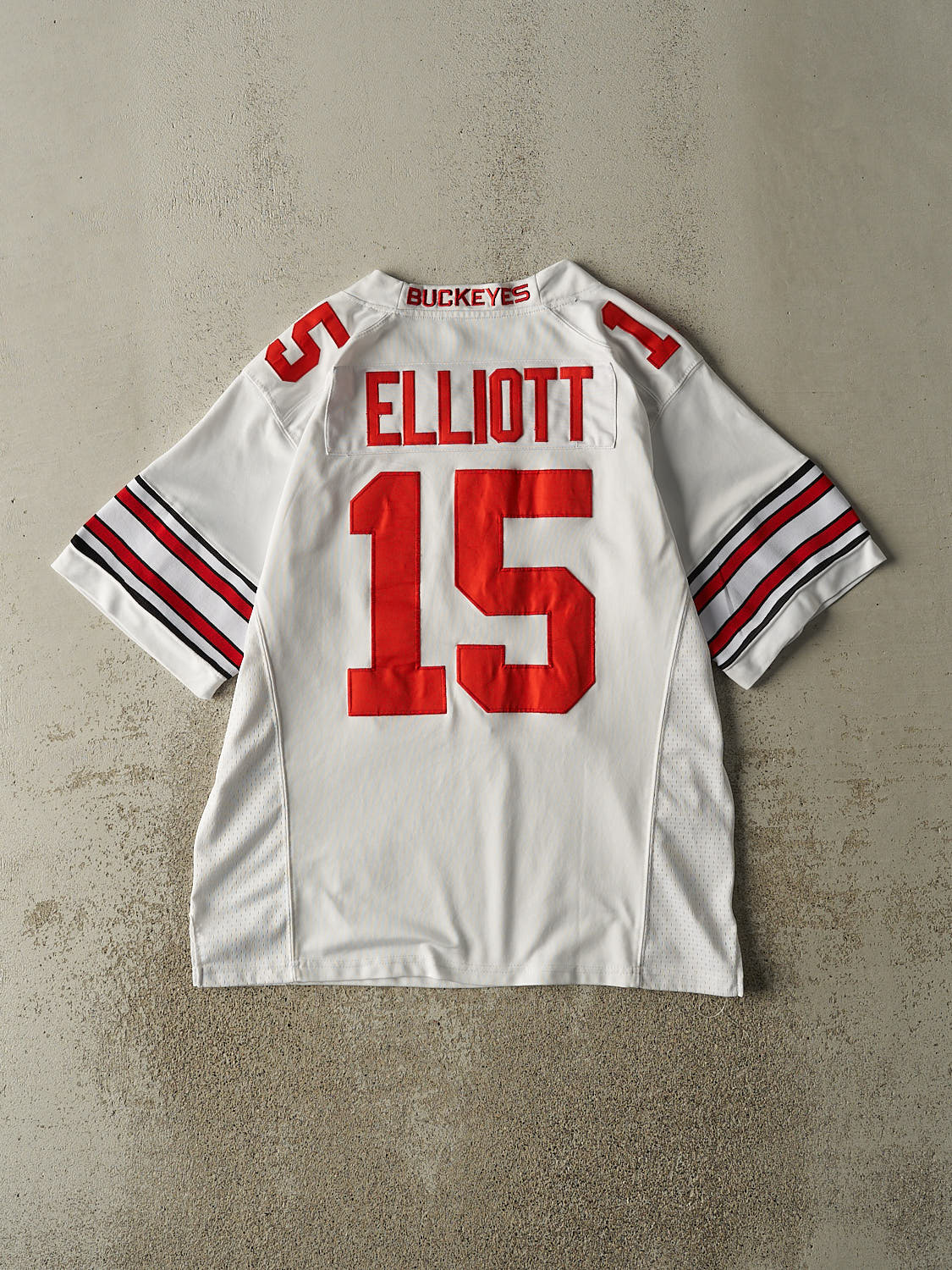Vintage Y2K White Ohio State Buckeyes Ezekiel Elliot #15 Football Jersey (L)