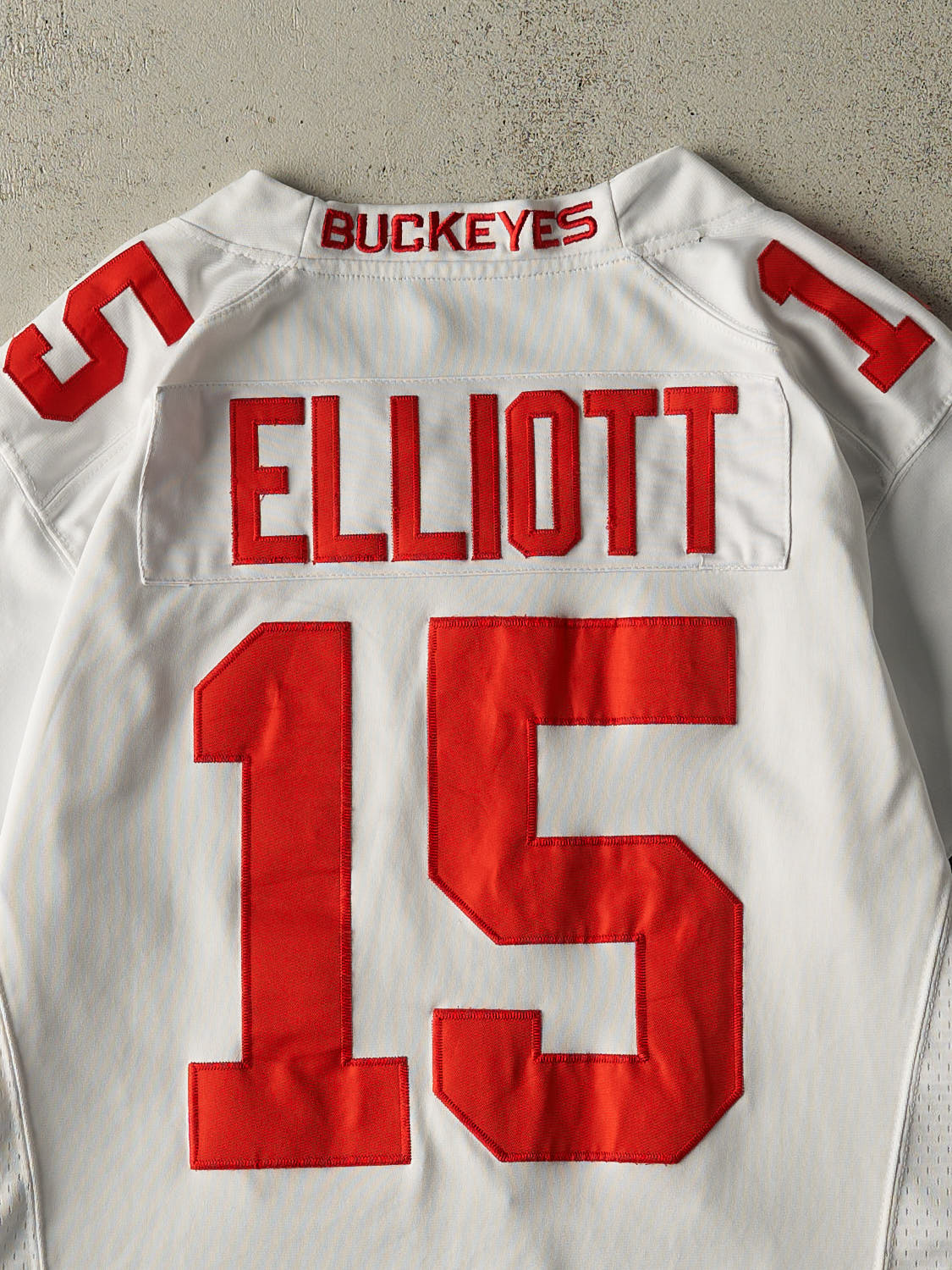 Vintage Y2K White Ohio State Buckeyes Ezekiel Elliot #15 Football Jersey (L)