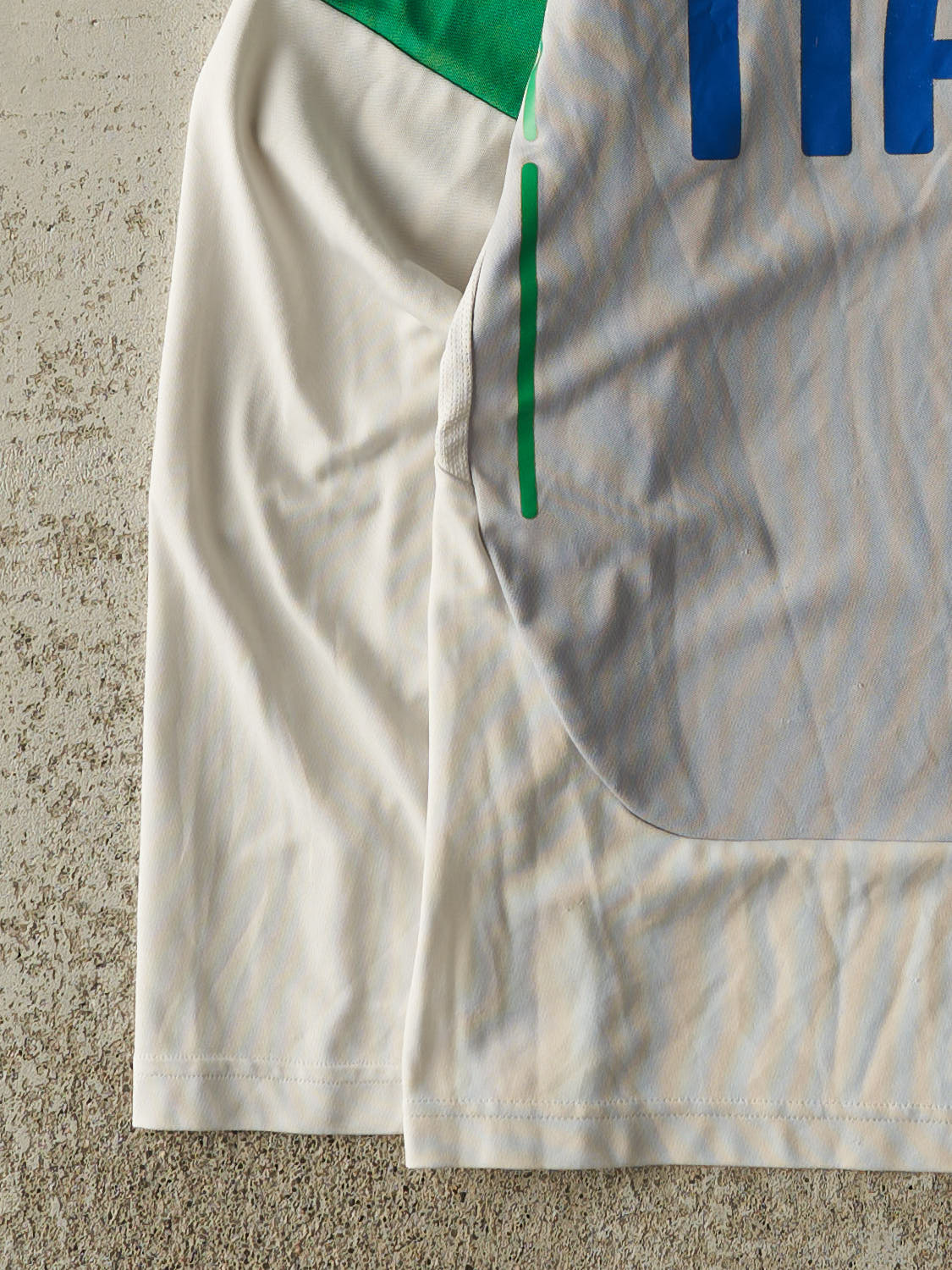Vintage Y2K White Italia Soccer Jersey (M/L)
