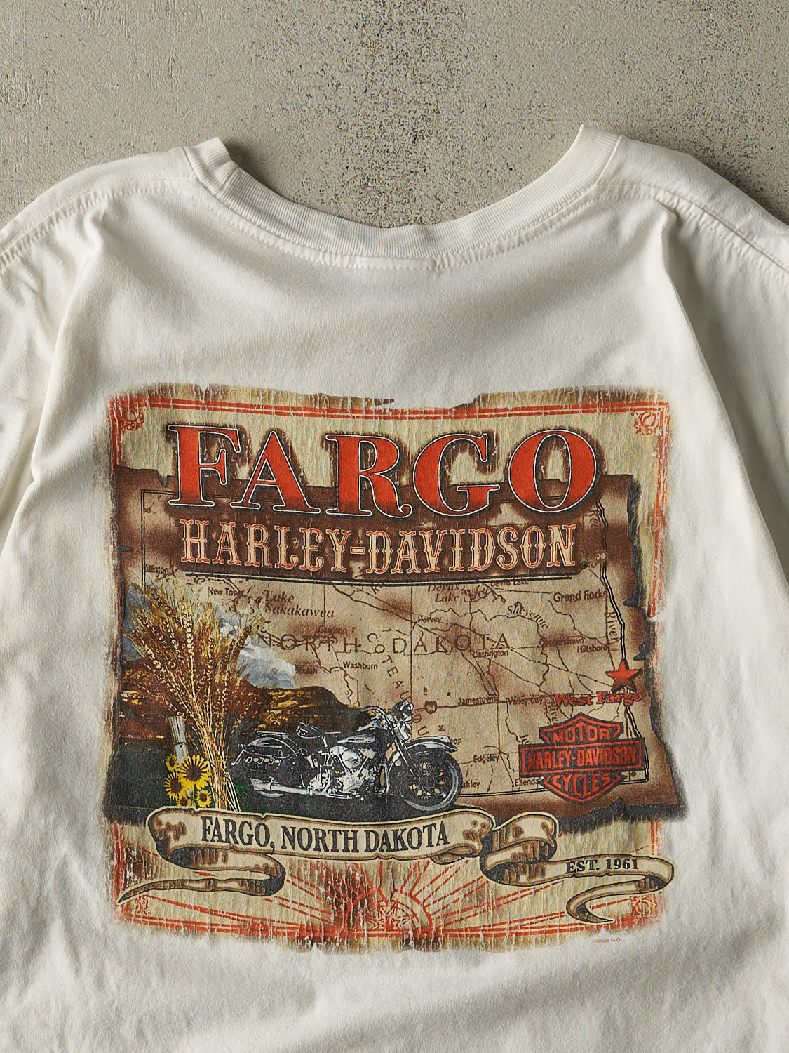 Vintage 10' White Harley Davidson Fargo ND Tee (XXL)