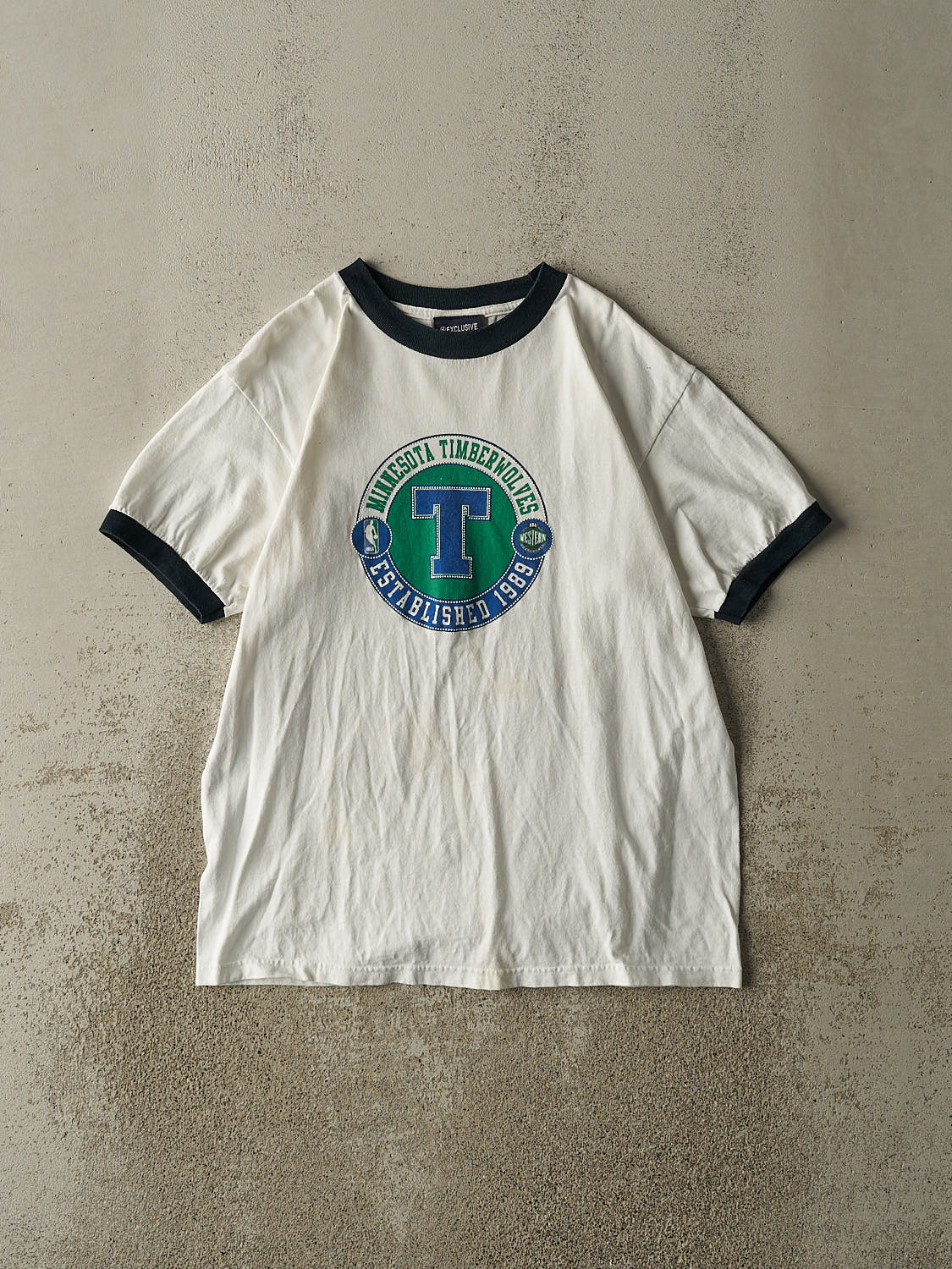 Vintage Y2K White & Navy Minnesota Timberwolves Ringer Tee (M/L)