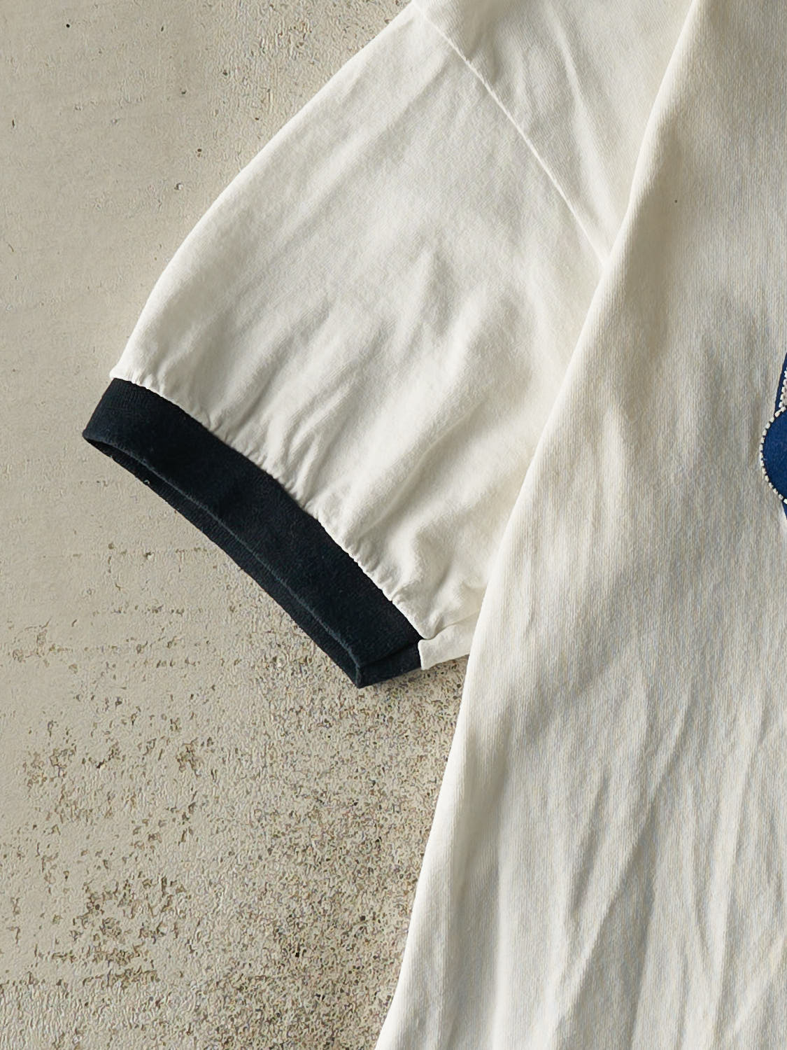 Vintage Y2K White & Navy Minnesota Timberwolves Ringer Tee (M/L)