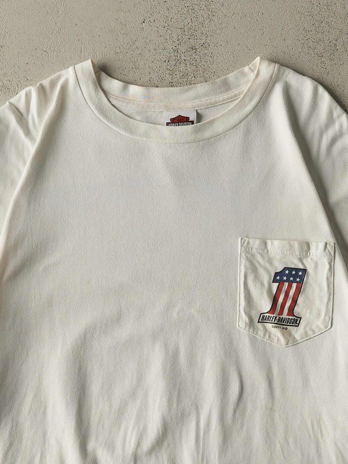 Vintage 11' White Harley Davidson Seattle Washington Pocket Tee (XXL)